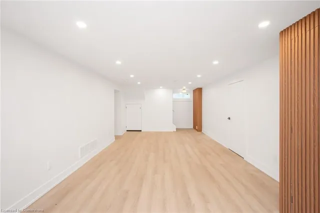 Additional property image - 39 Westminster Ave Unit Lower