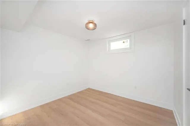 Additional property image - 39 Westminster Ave Unit Lower