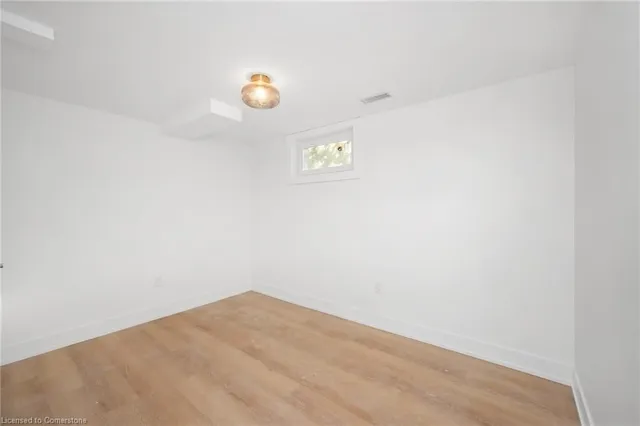 Additional property image - 39 Westminster Ave Unit Lower