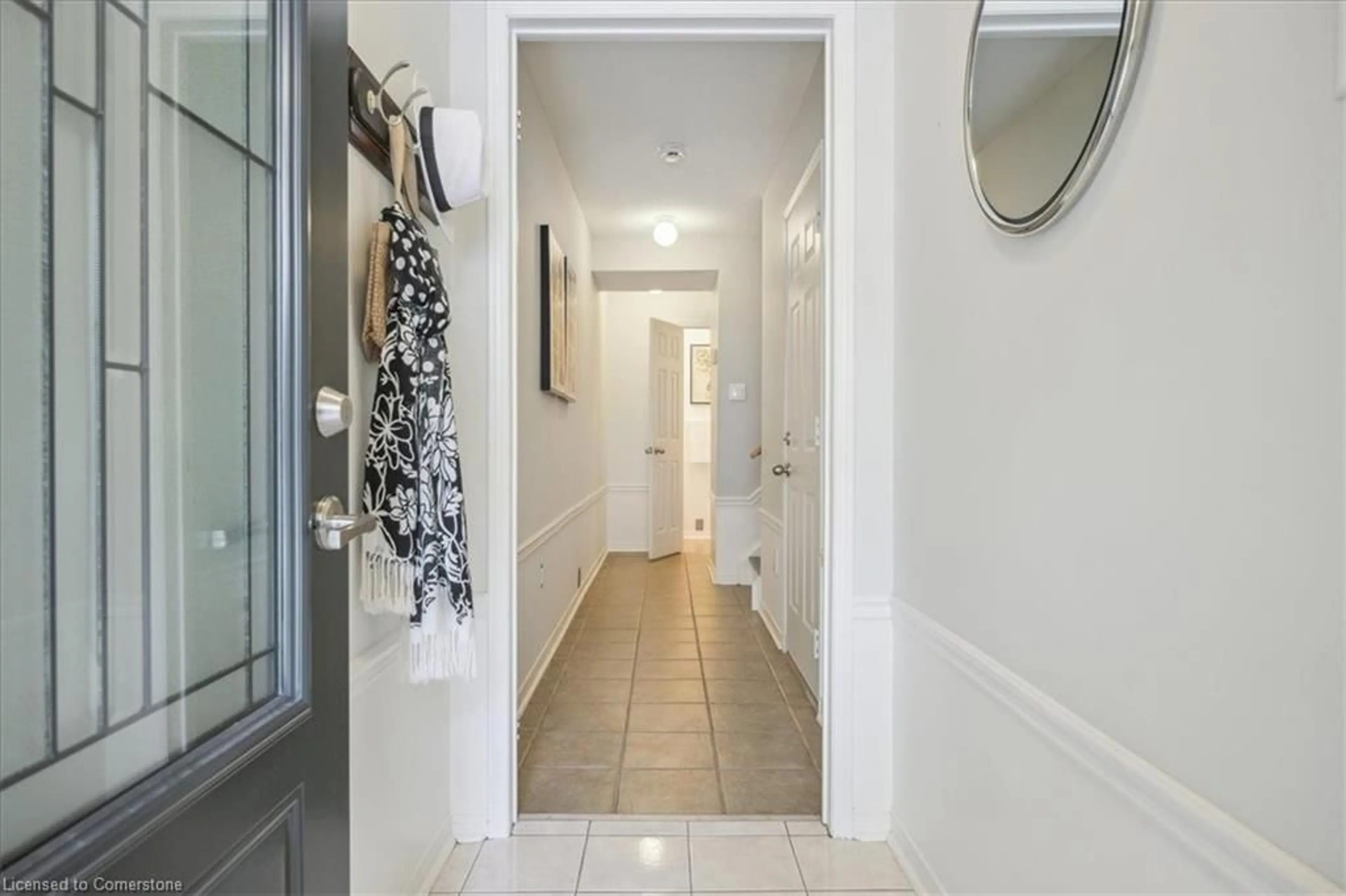 Indoor foyer for 2300 Brays Lane #64, Oakville Ontario L6M 3J9