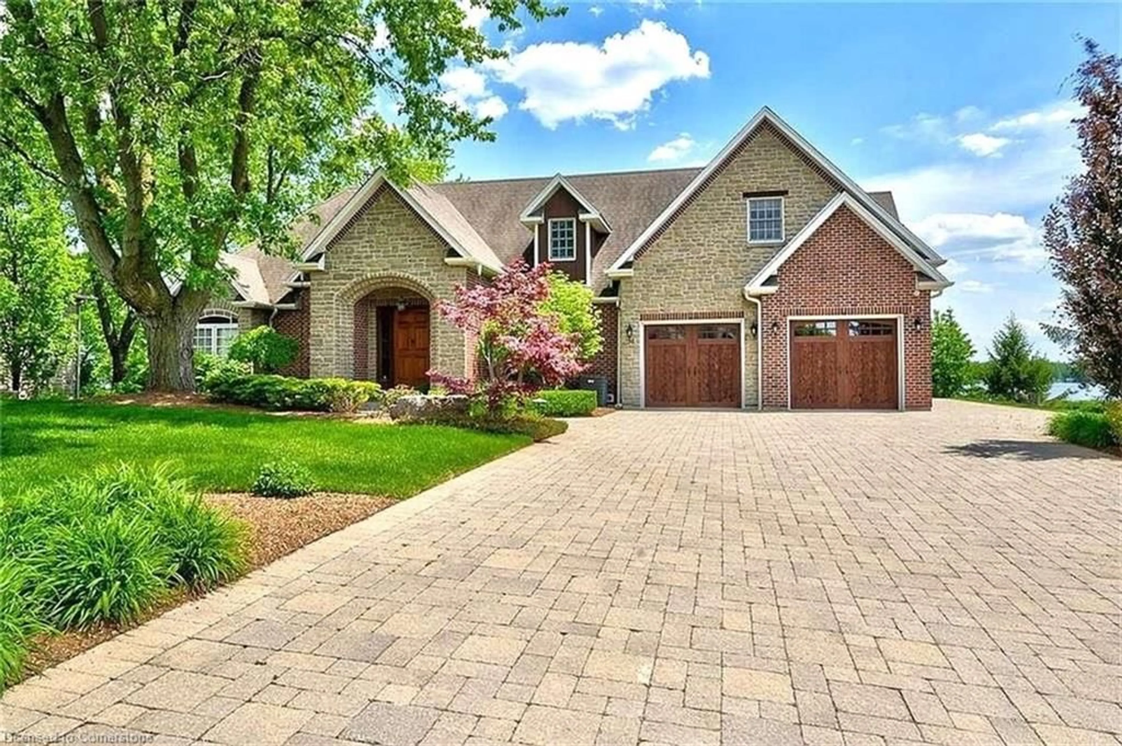 Home with brick exterior material, street for 34 Sandy Shore Blvd, Cambridge Ontario N3C 2V4