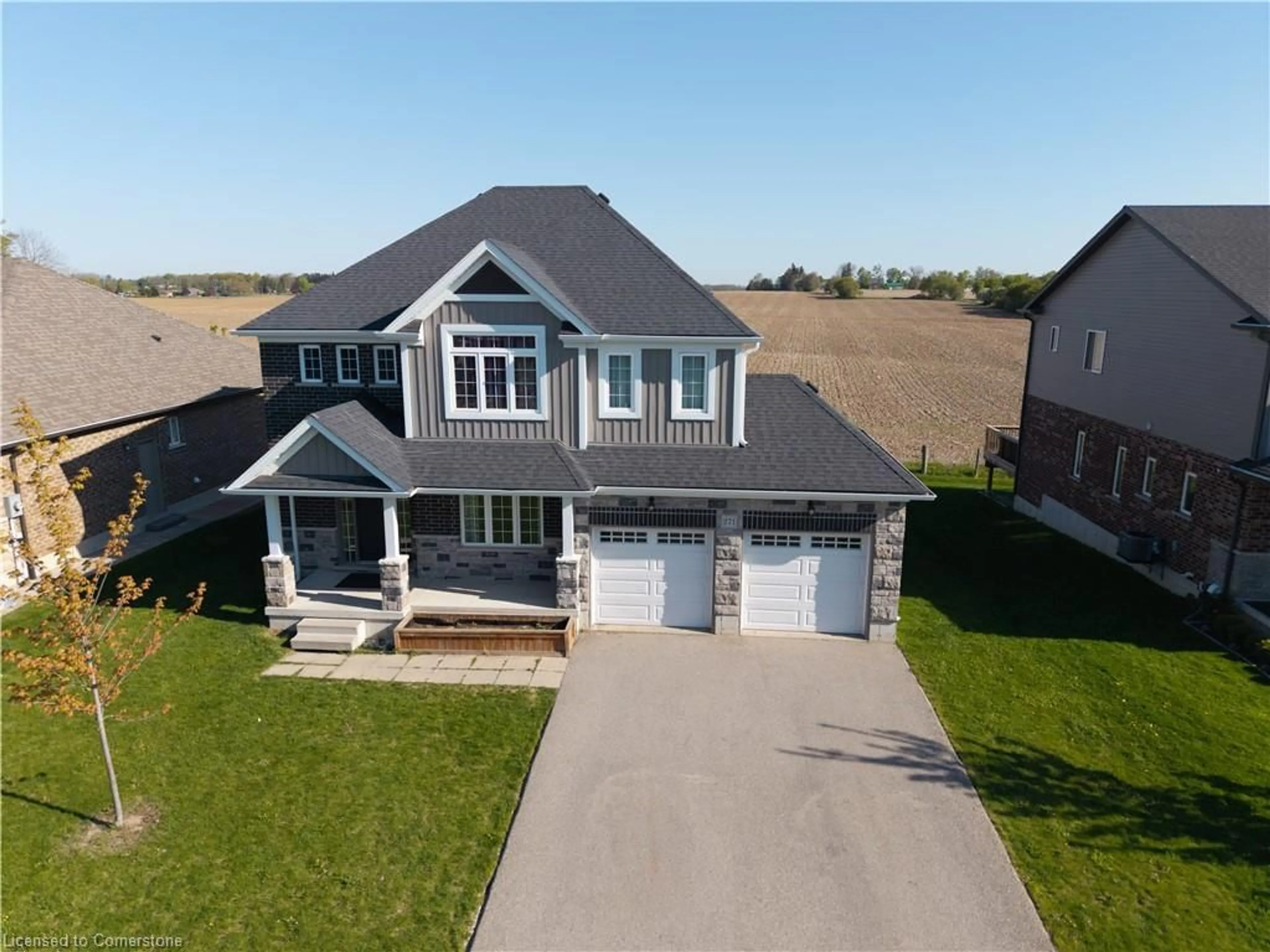 A pic from outside/outdoor area/front of a property/back of a property/a pic from drone, unknown for 271 Poldon Drive Dr, Norwich Ontario N0J 1P0