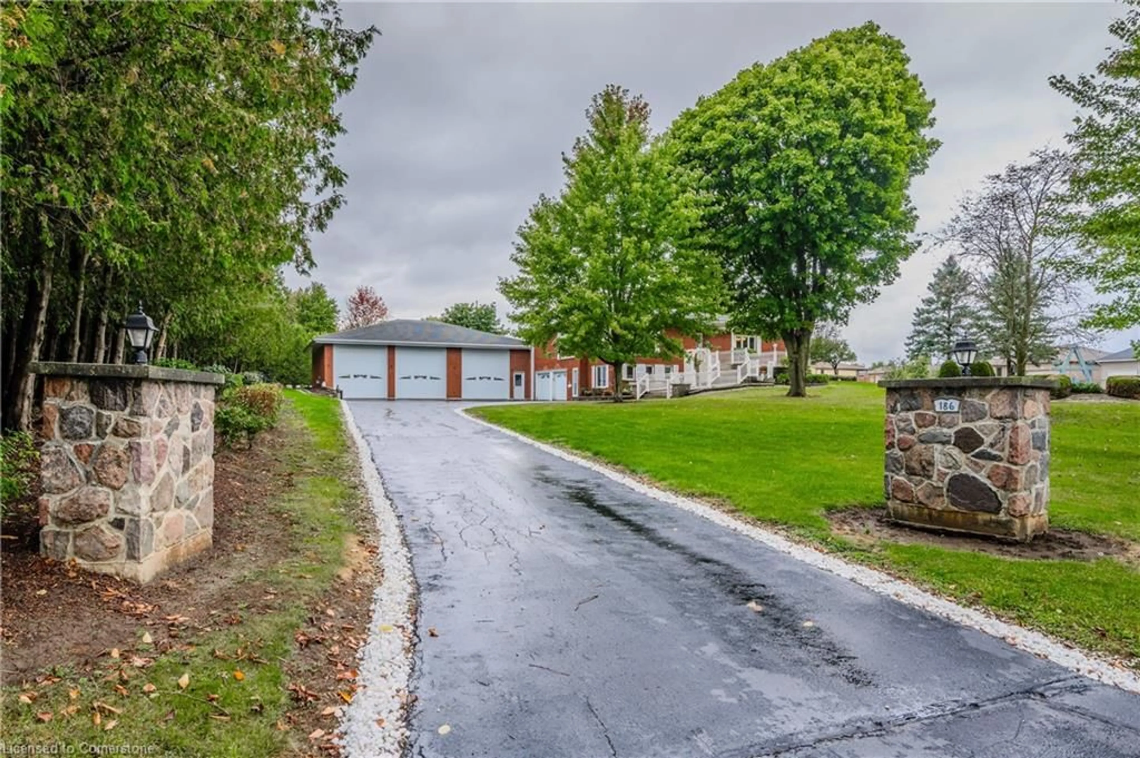 A pic from outside/outdoor area/front of a property/back of a property/a pic from drone, street for 186 Napier St, Mitchell Ontario N0K 1N0