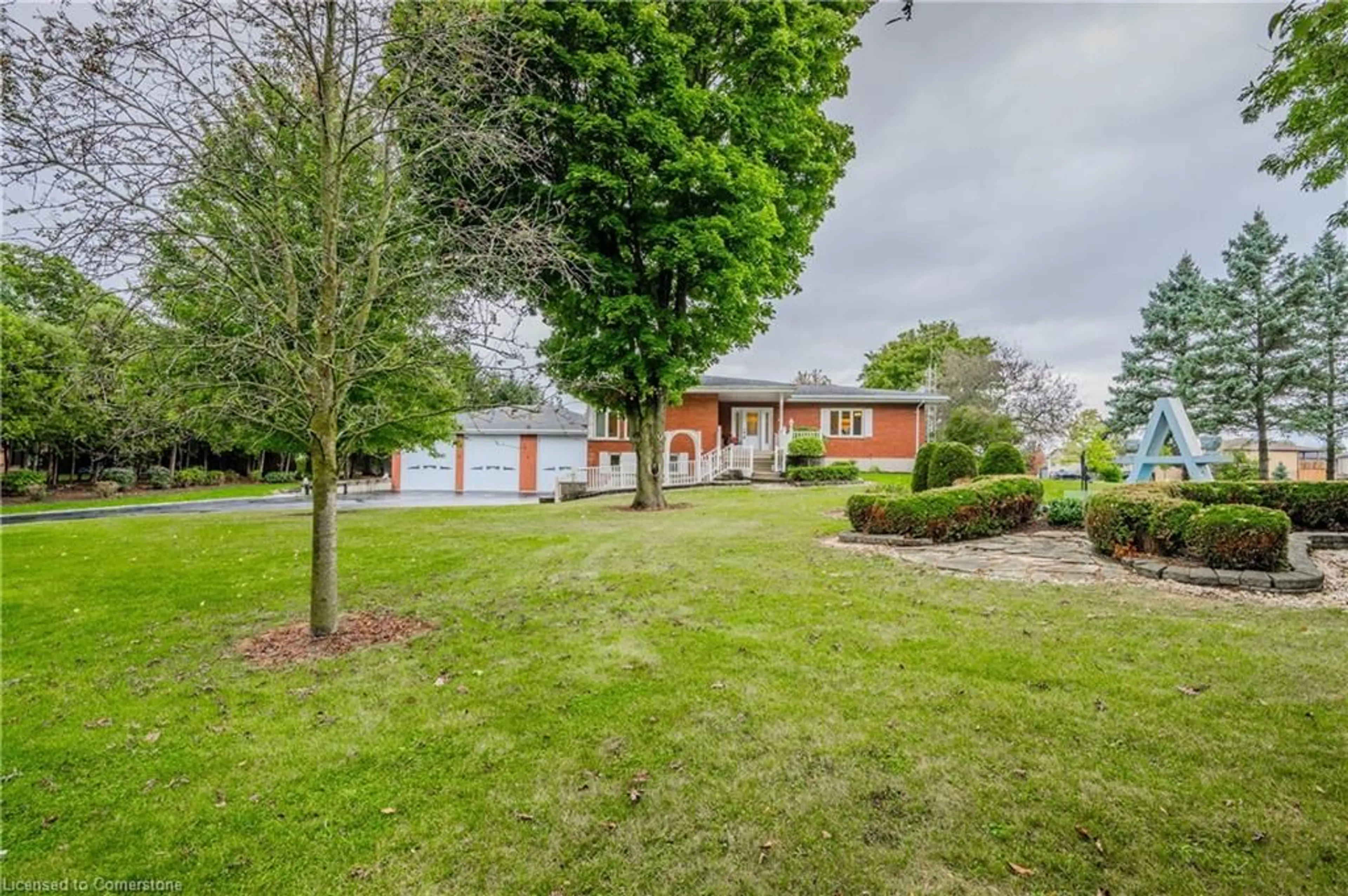 A pic from outside/outdoor area/front of a property/back of a property/a pic from drone, street for 186 Napier St, Mitchell Ontario N0K 1N0