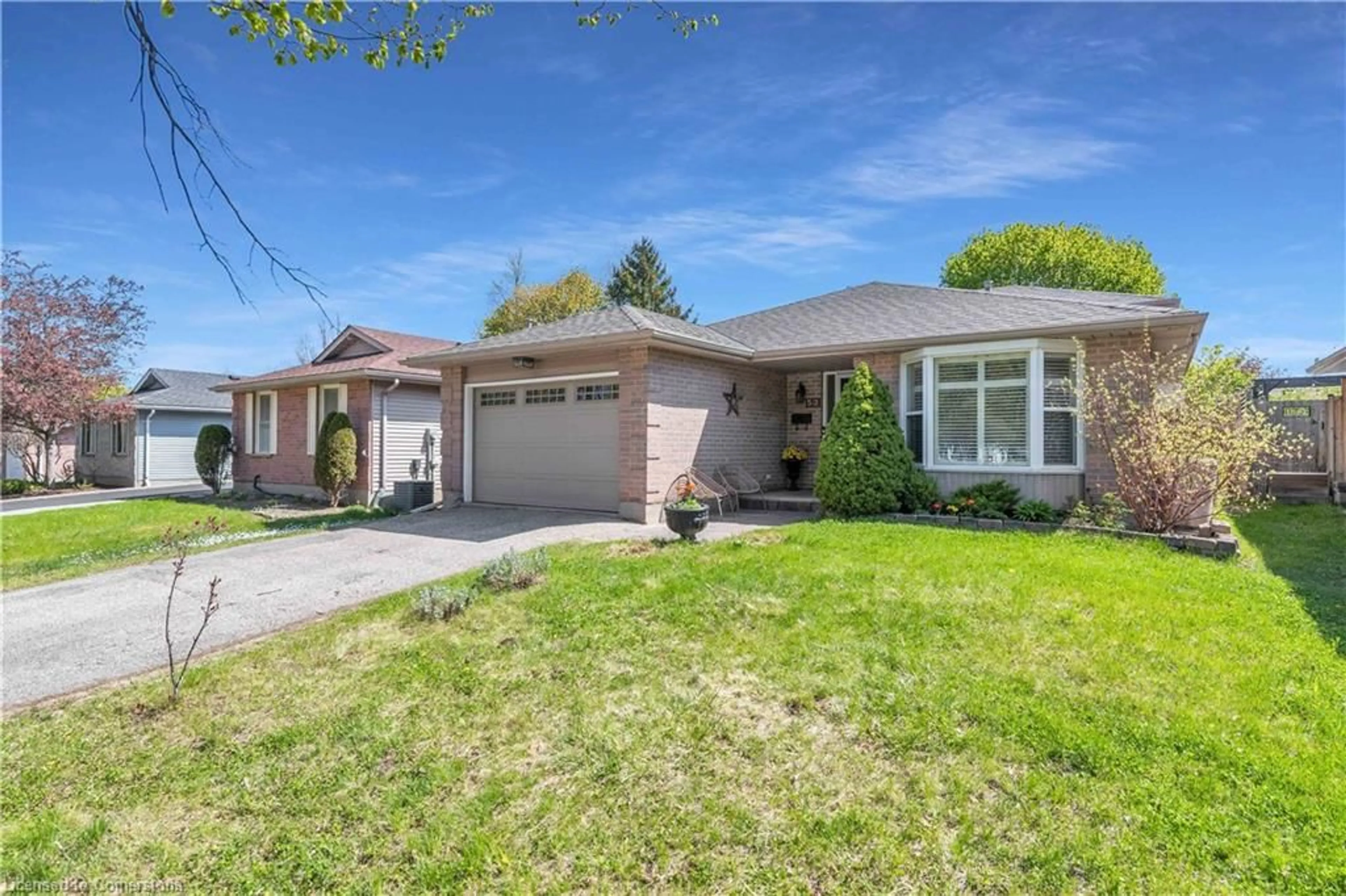 Home with brick exterior material, street for 52 Kilkerran Cres, Kitchener Ontario N2R 1B9