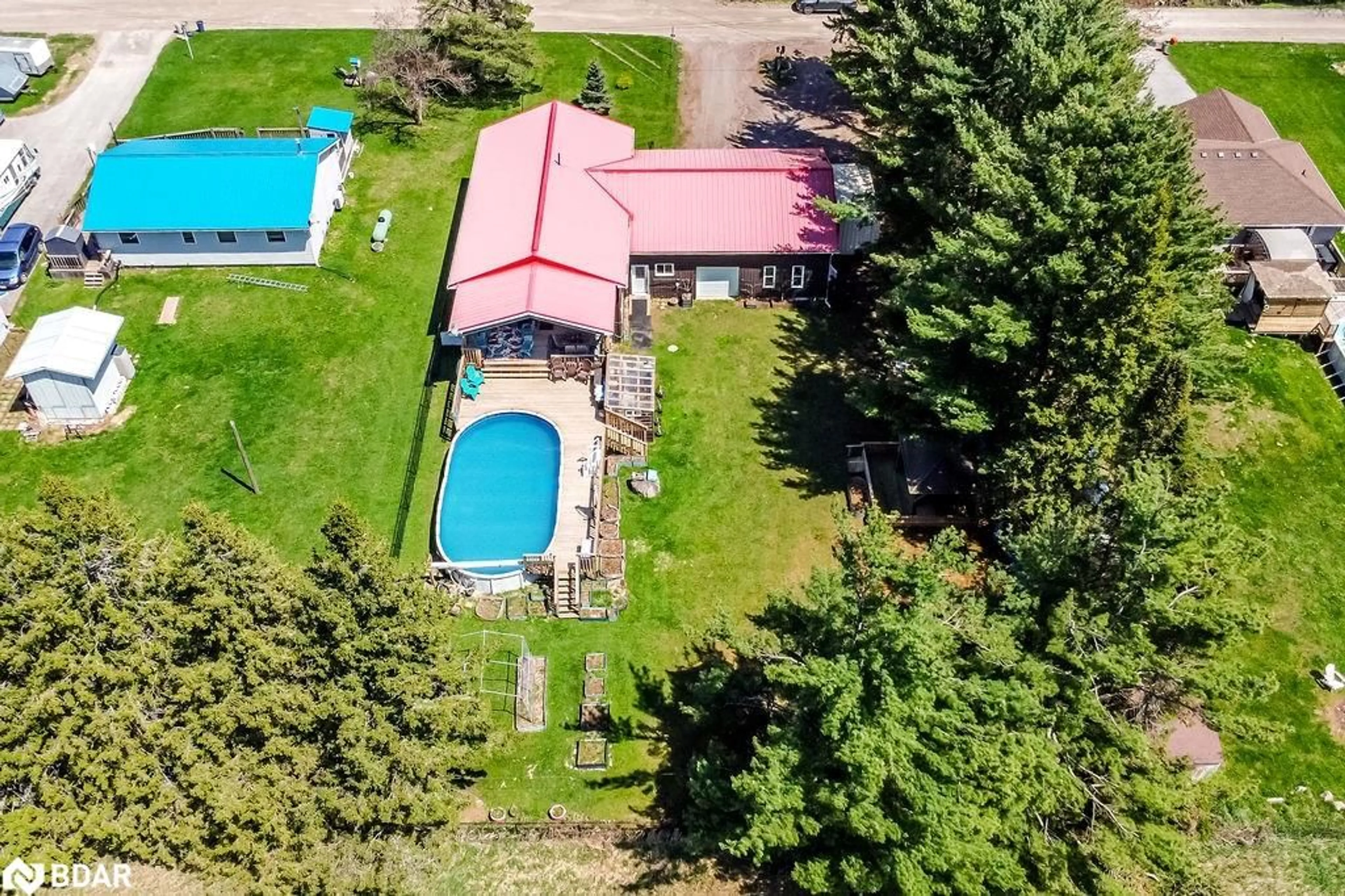 A pic from outside/outdoor area/front of a property/back of a property/a pic from drone, unknown for 12 Fulsom Cres, Orillia Ontario L3V 6H5