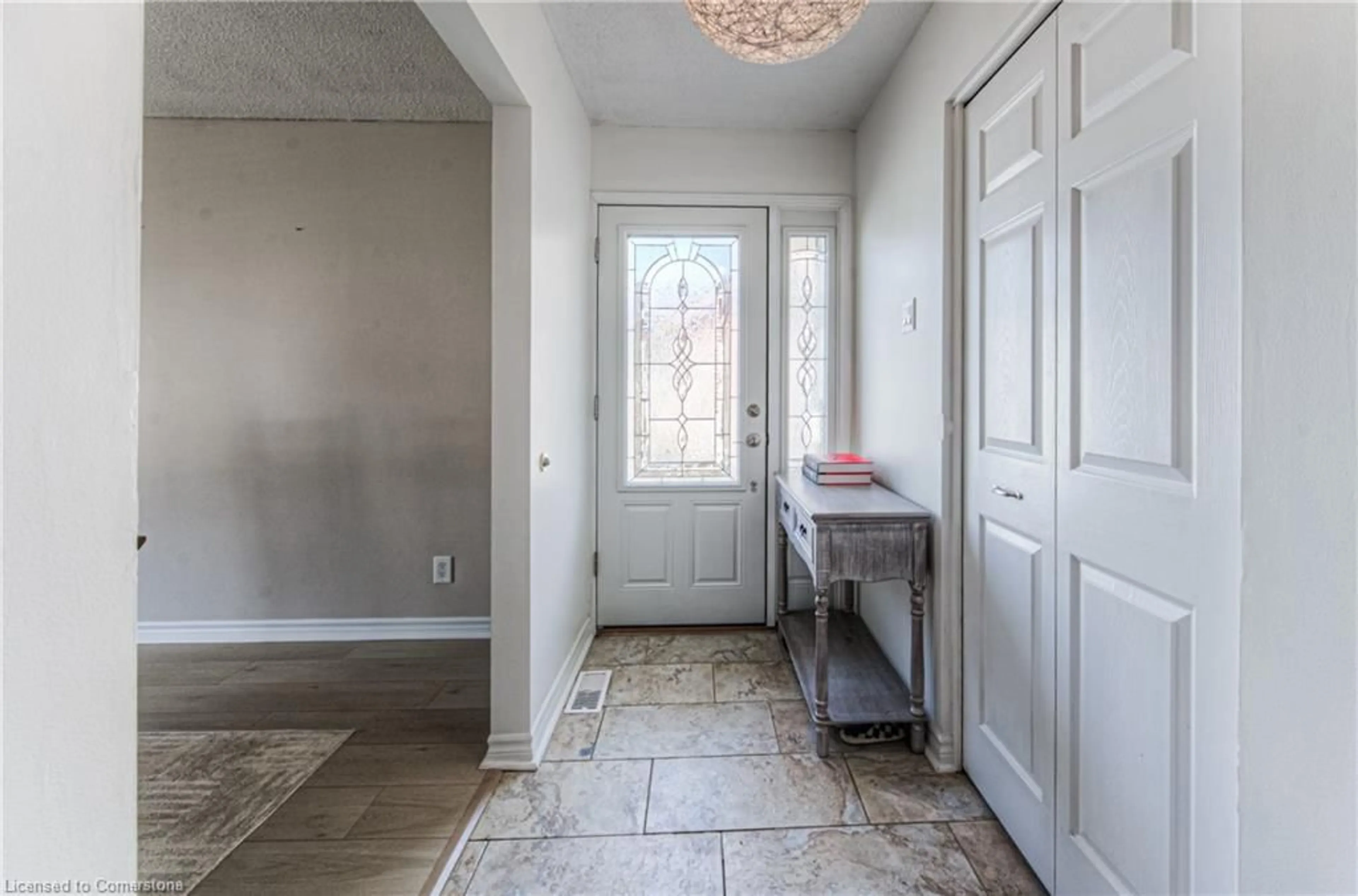 Indoor entryway for 161 Bechtel Dr, Kitchener Ontario N2P 1W4