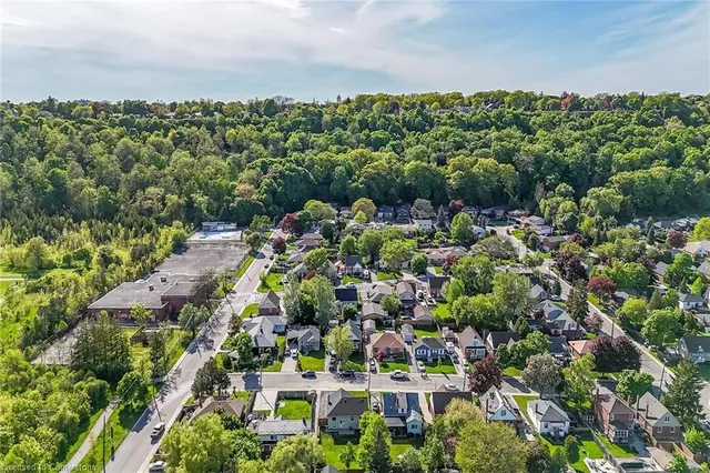 Primary image of 355 Rosedale Ave