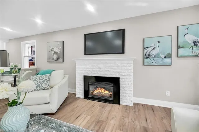 Additional image 44 of 355 Rosedale Ave