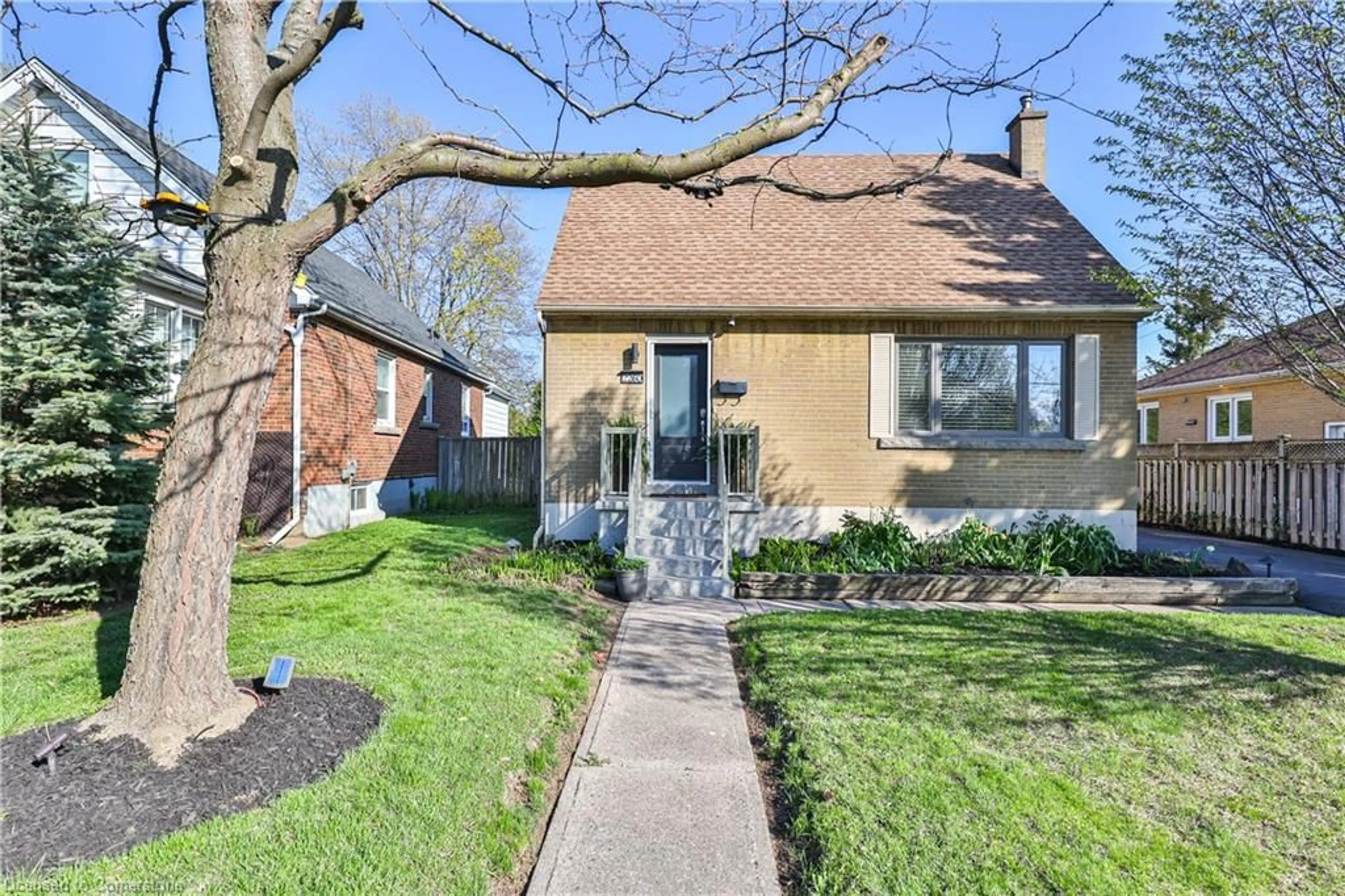Home with brick exterior material, street for 2260 New St, Burlington Ontario L7R 1J3