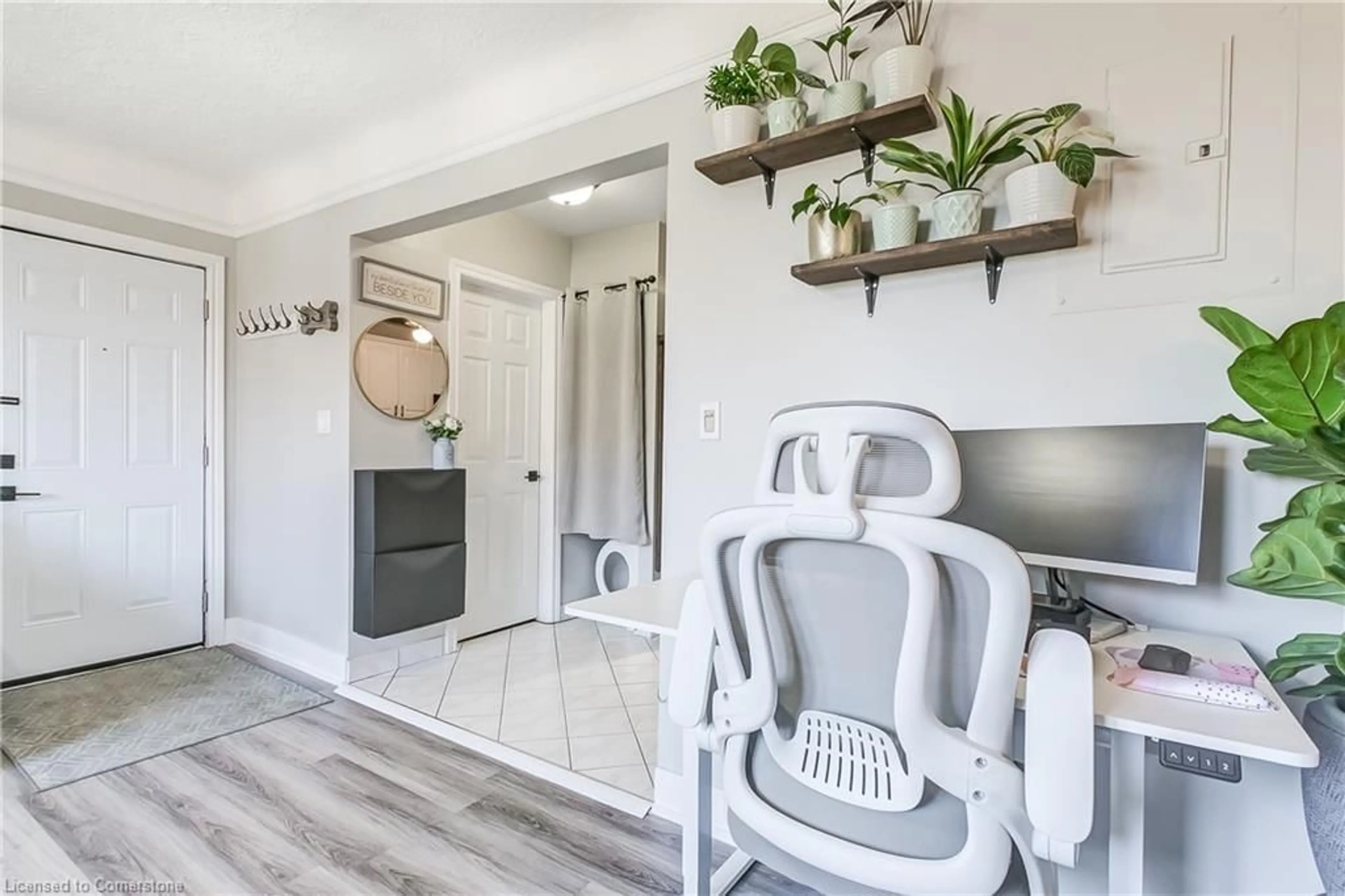 Indoor entryway for 6 Vineland Ave #22, Hamilton Ontario L8M 1R4
