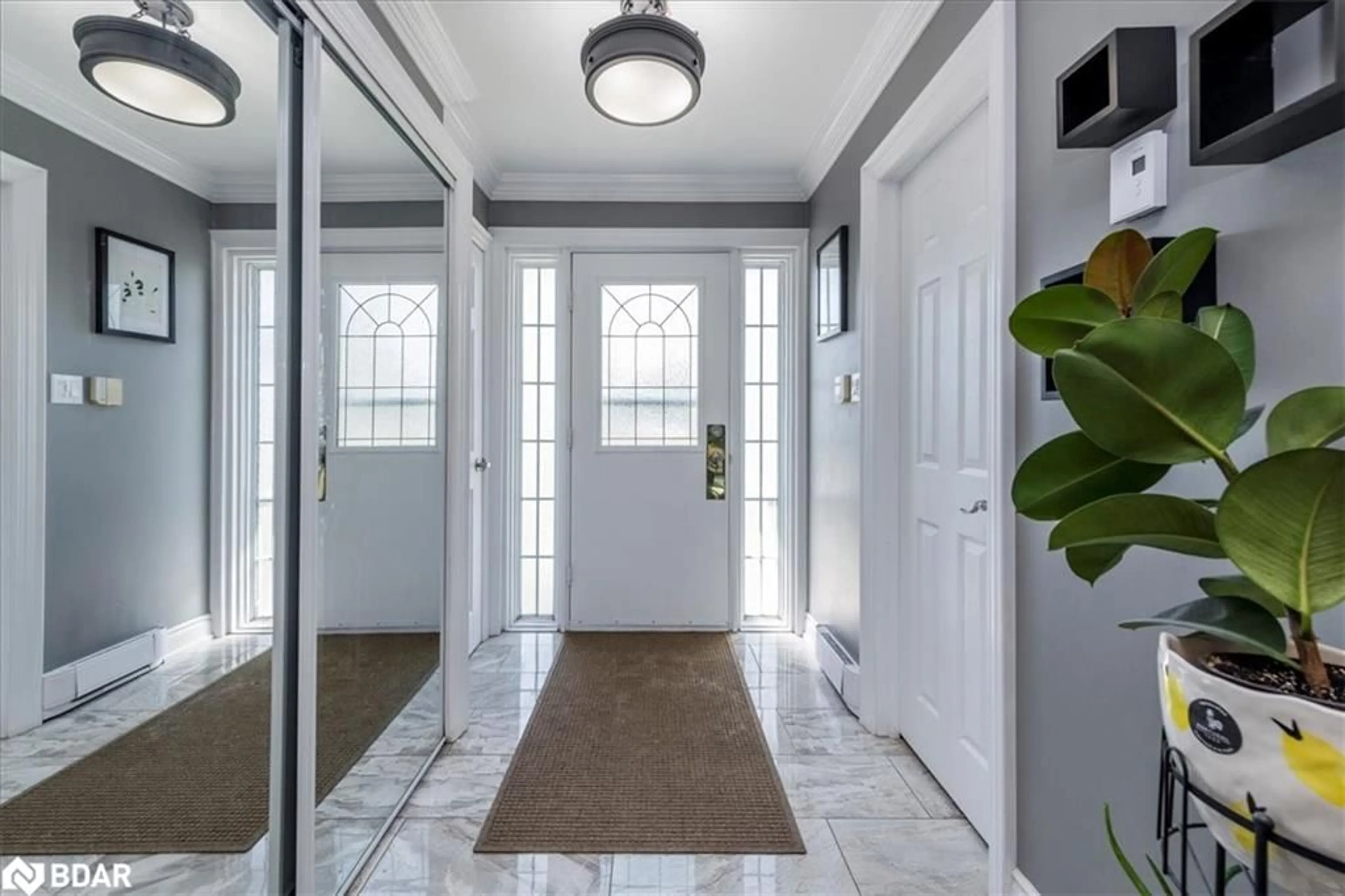 Indoor entryway for 81 Laguna Parkway Pky #12, Brechin Ontario L0K 1B0