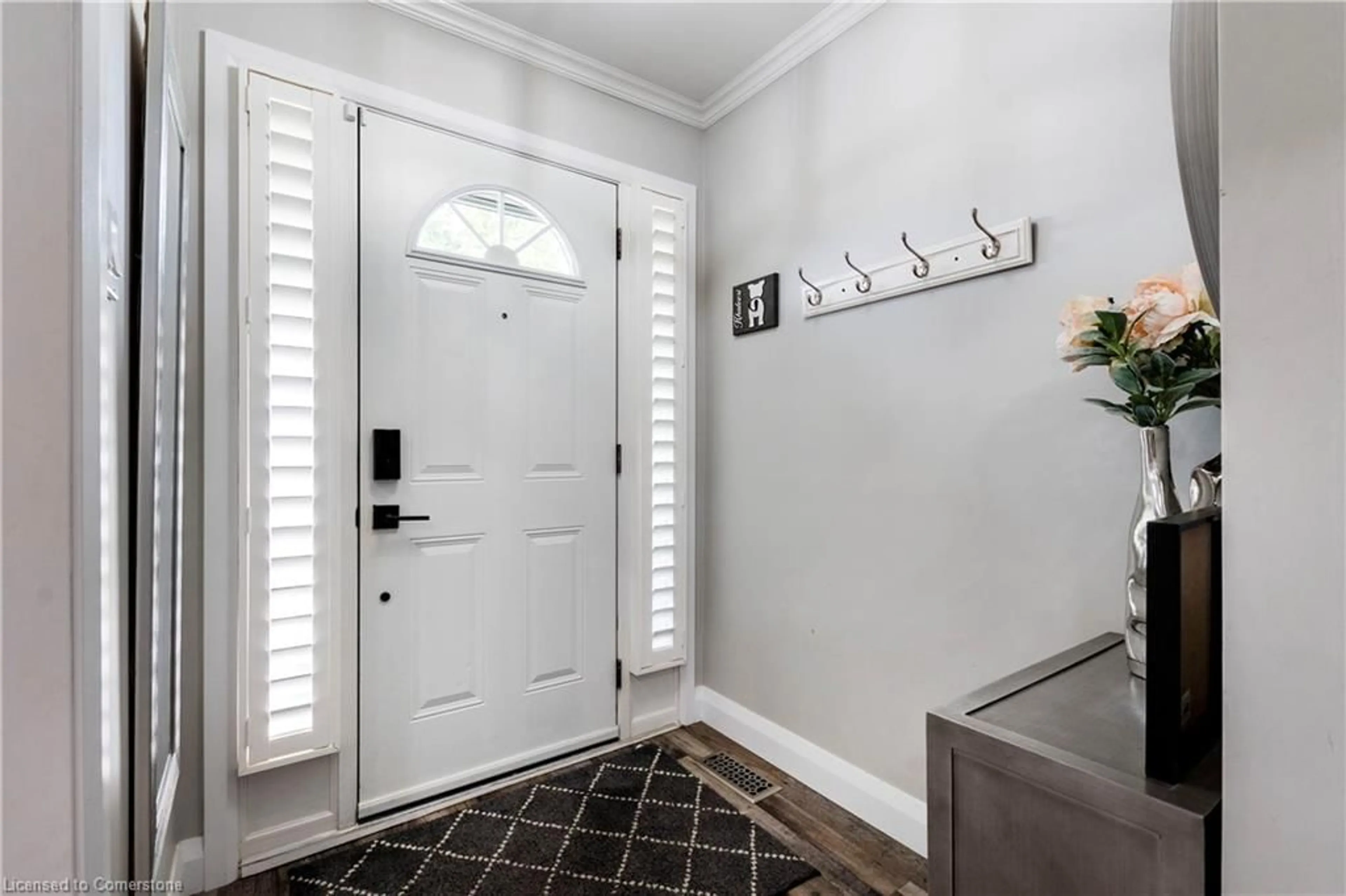 Indoor entryway for 1312 Michael Cres, Cambridge Ontario N3H 2P8