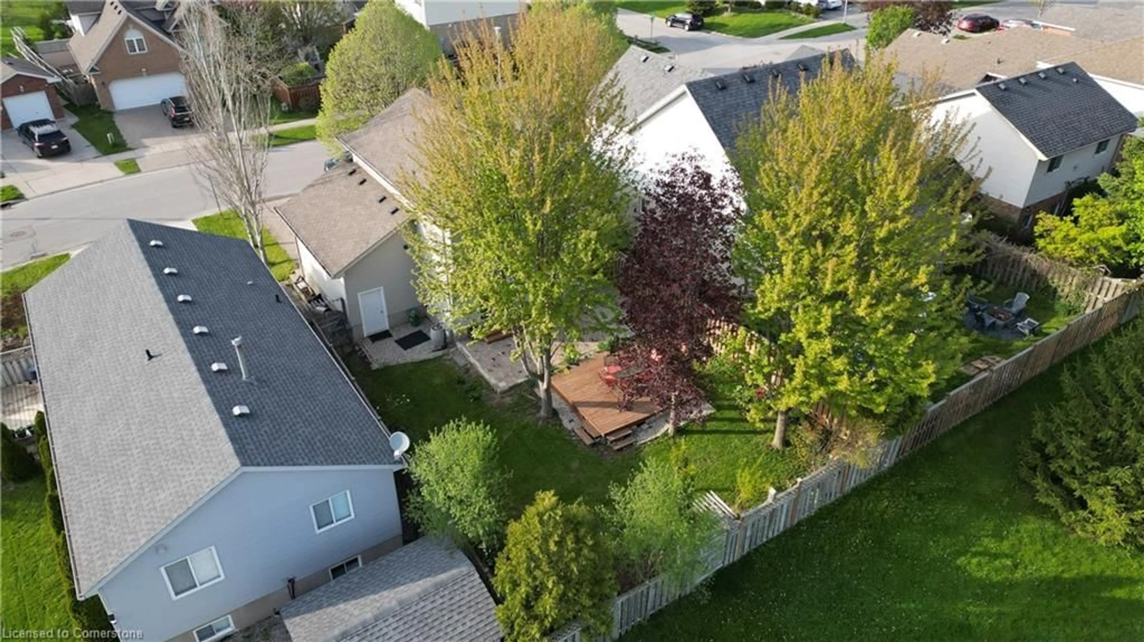 A pic from outside/outdoor area/front of a property/back of a property/a pic from drone, street for 6 Eula White Pl, London Ontario N5Z 5C2