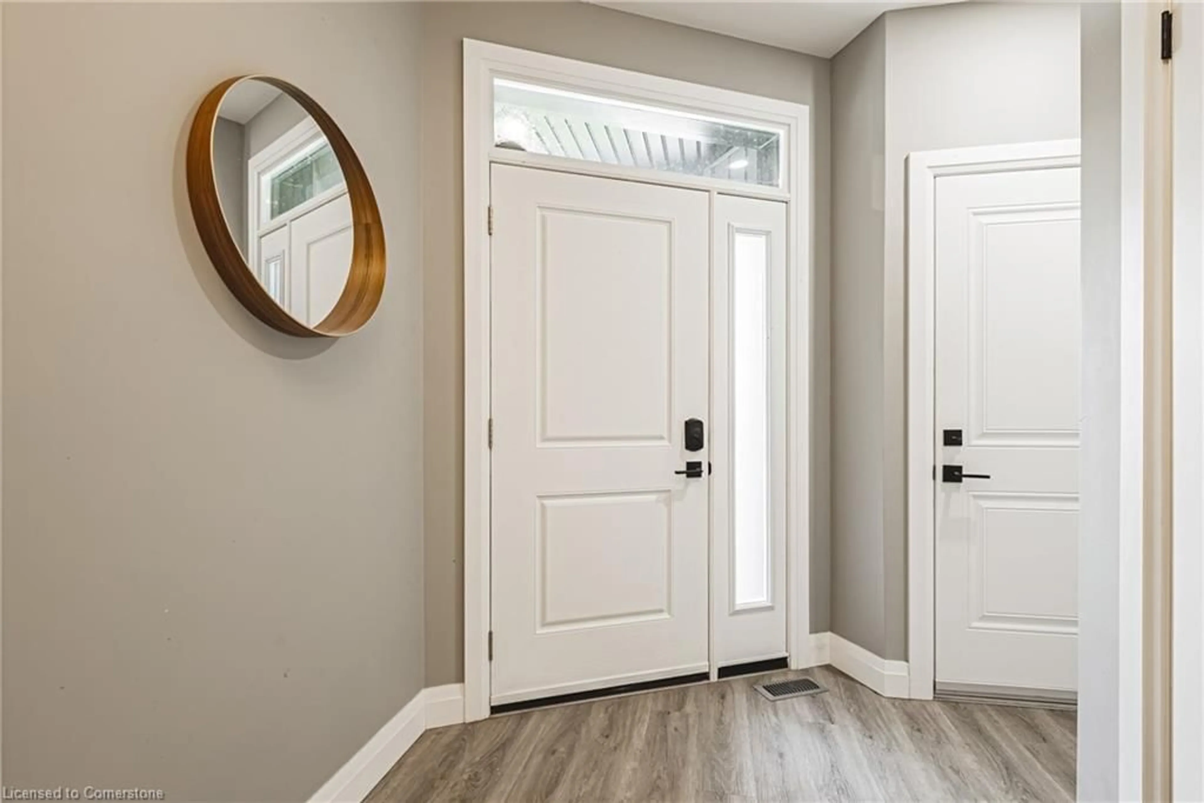 Indoor entryway for 1053 Bay St, Port Rowan Ontario N0E 1M0