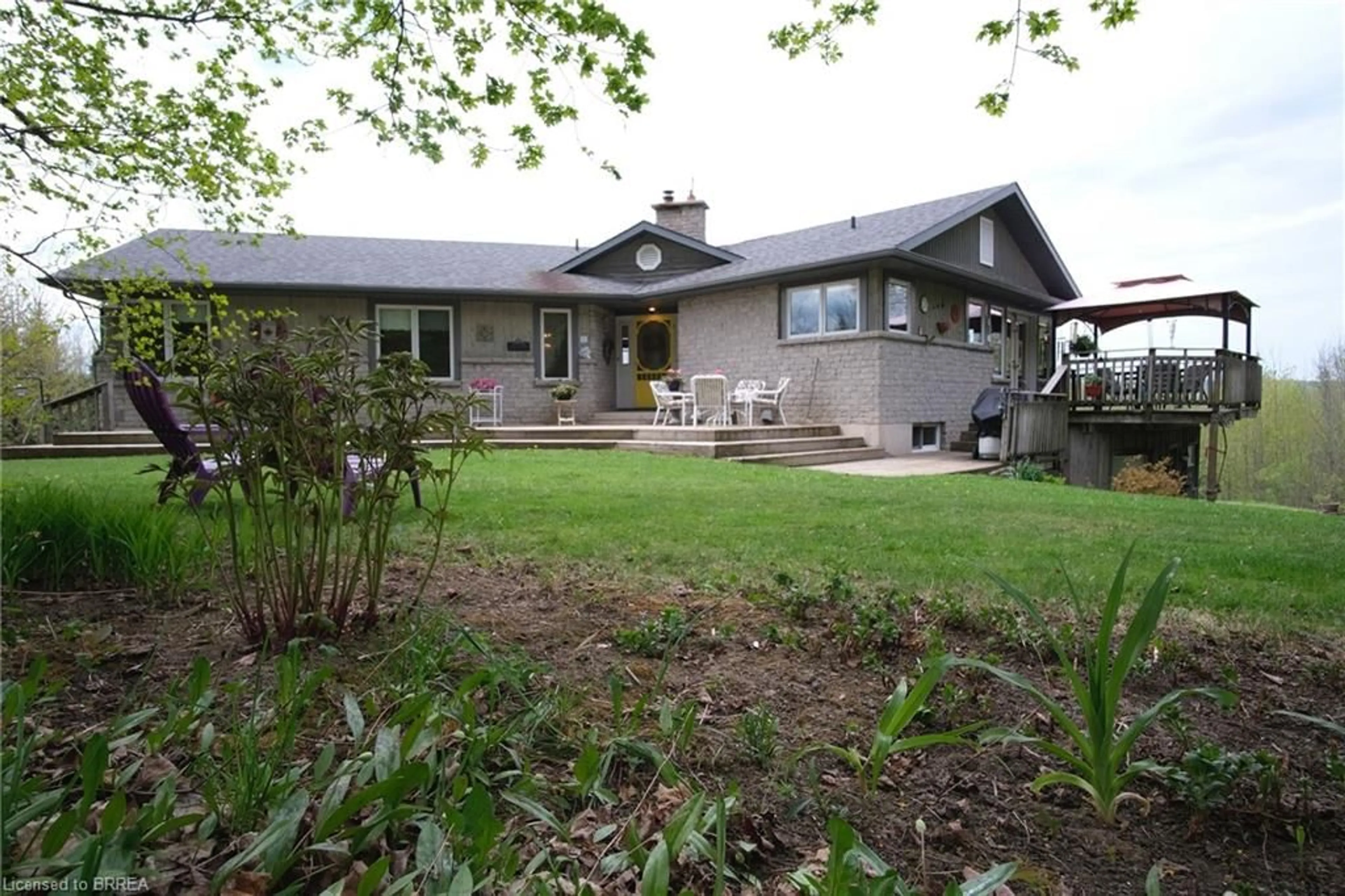 Patio, unknown for 546299 Sideroad 4b, Kimberley Ontario N0C 1G0