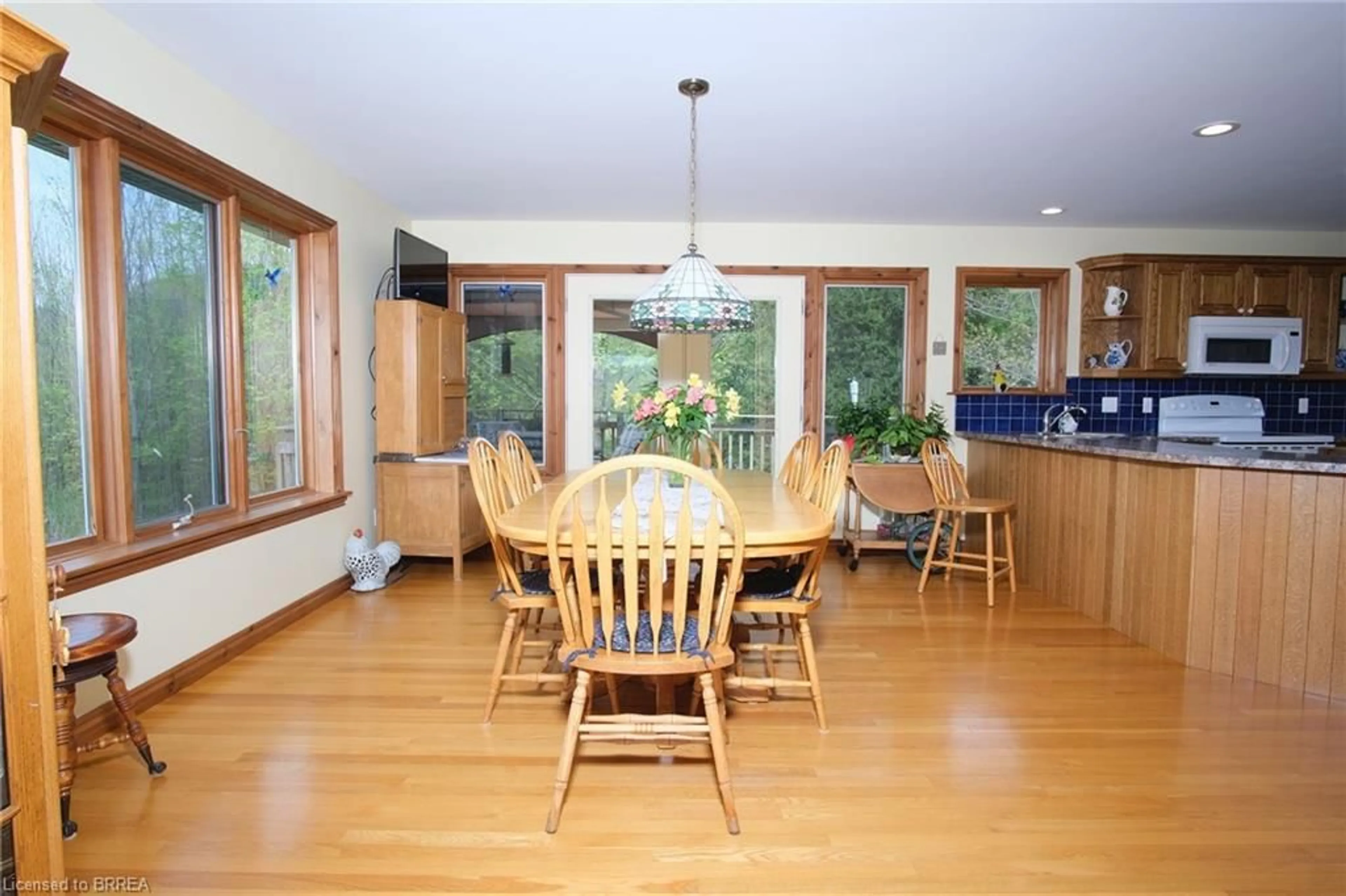 Dining room, wood/laminate floor for 546299 Sideroad 4b, Kimberley Ontario N0C 1G0