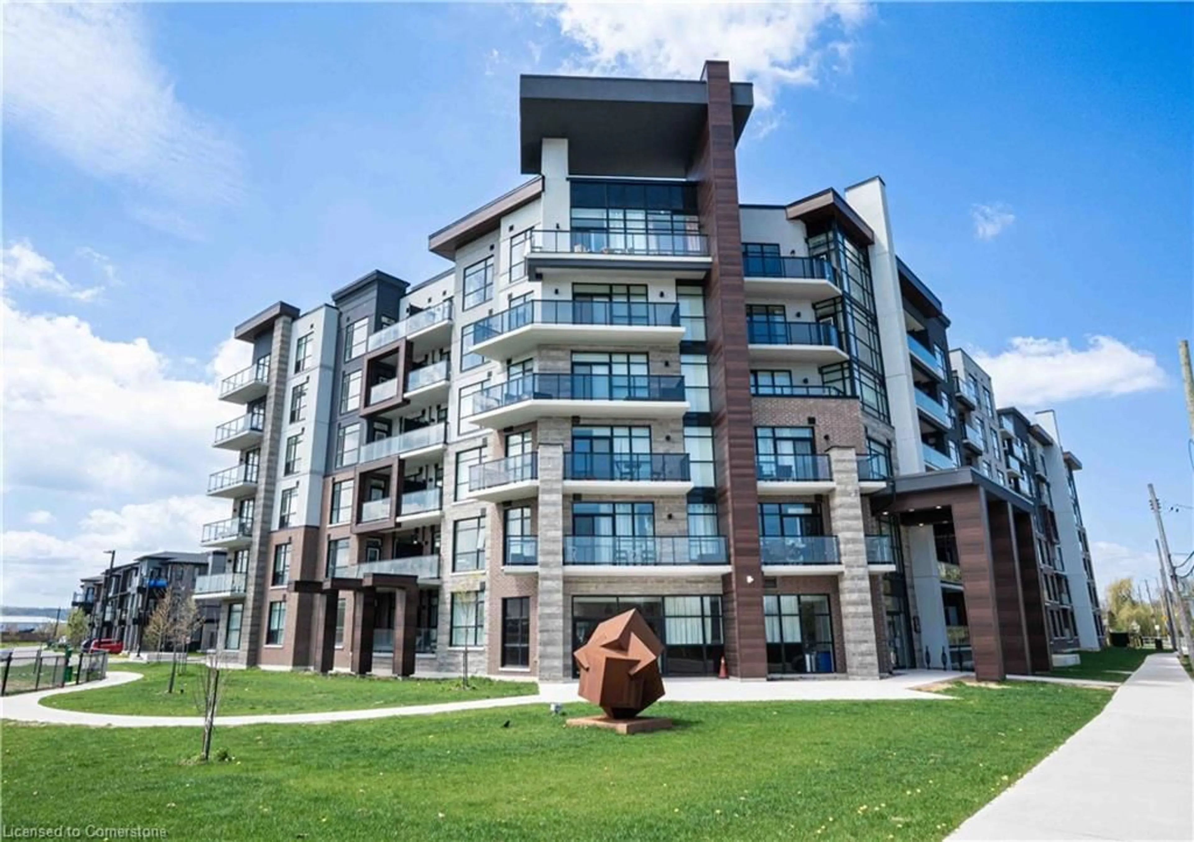 A pic from outside/outdoor area/front of a property/back of a property/a pic from drone, building for 600 North Service Rd #202, Stoney Creek Ontario L8E 5A6