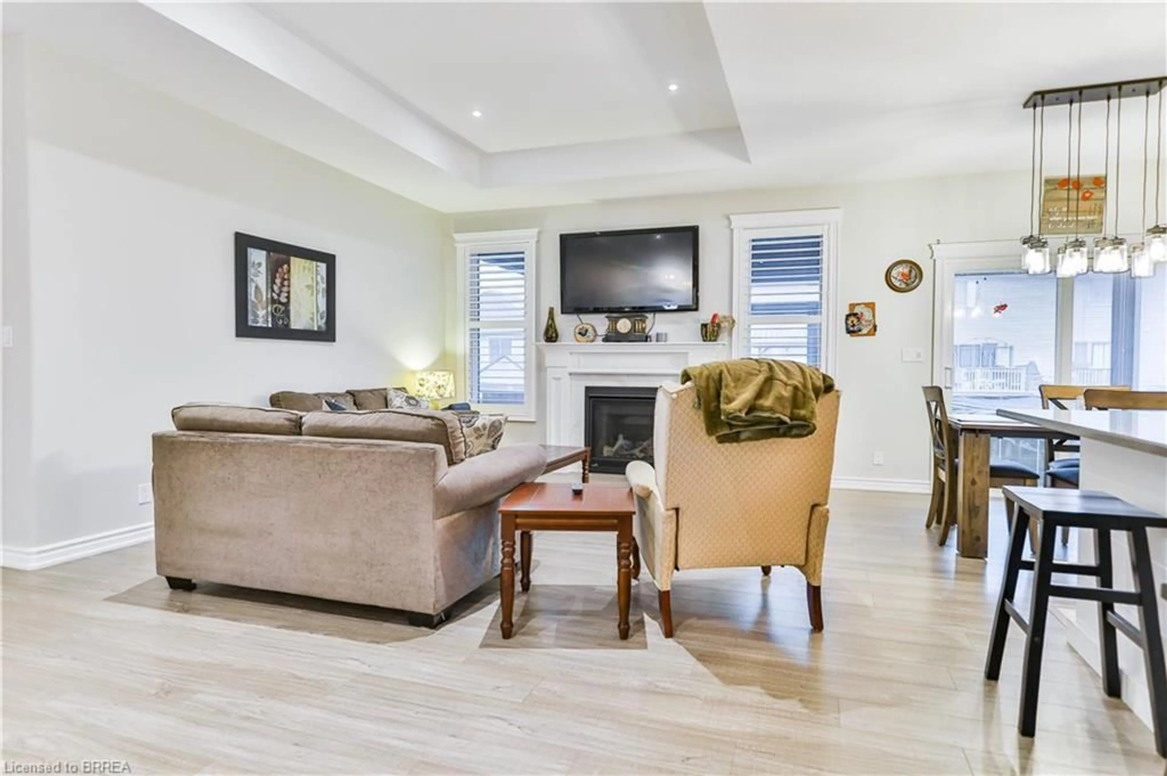 Living room with furniture, unknown for 24 Craddock Blvd #24, Jarvis Ontario N0A 1J0