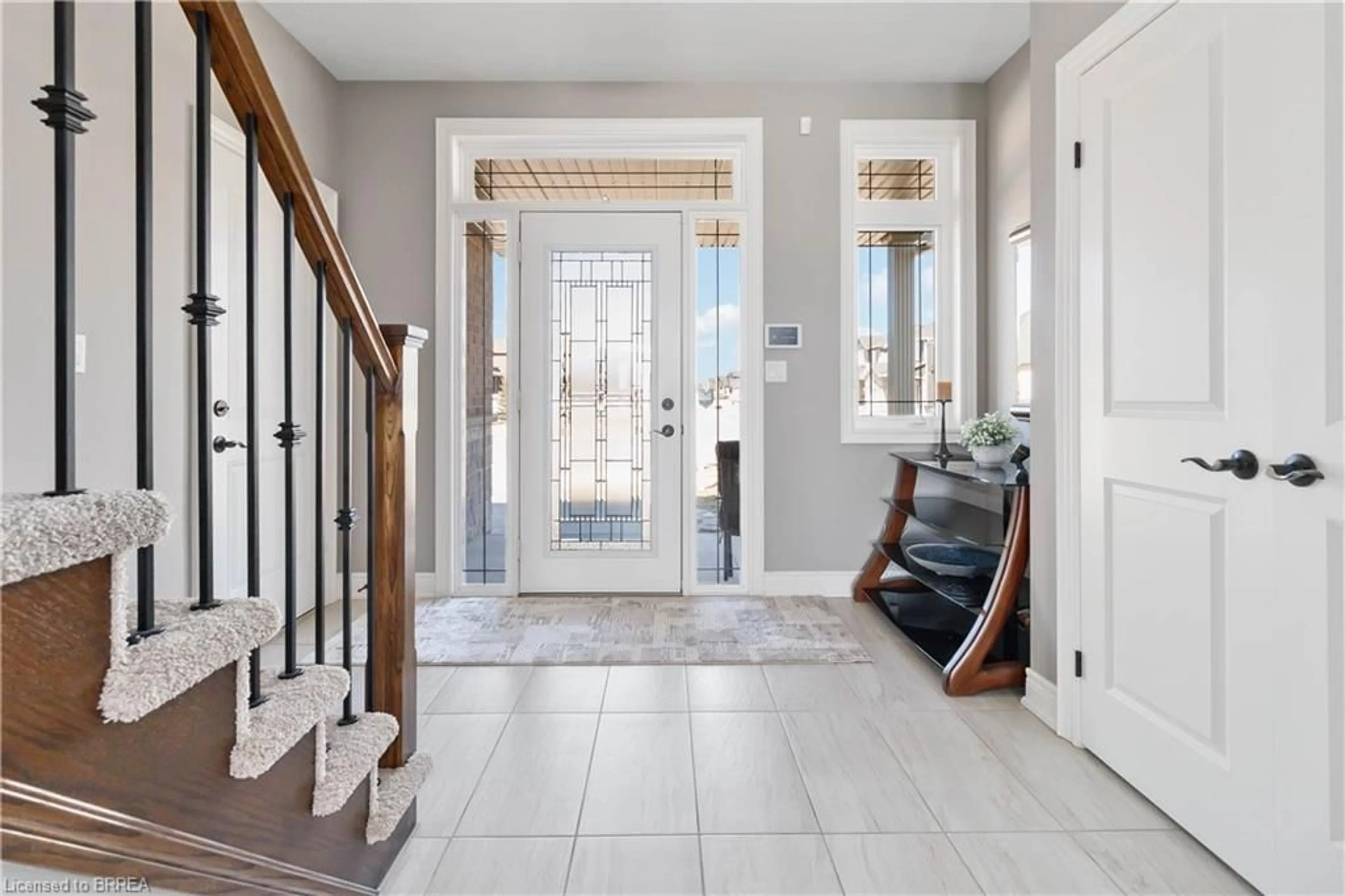 Indoor entryway for 77 Lafayette St, Jarvis Ontario N0A 1J0