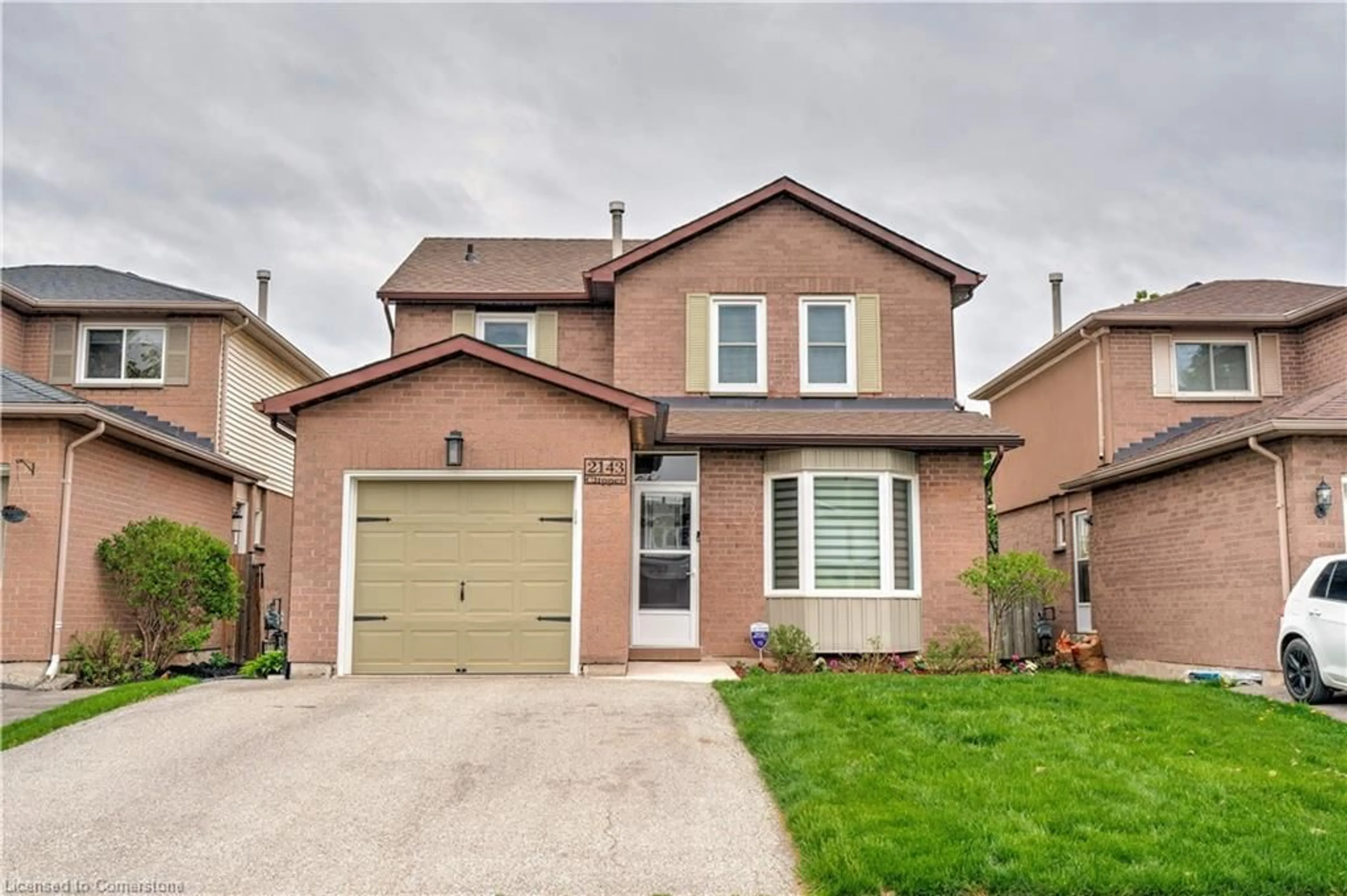 Home with brick exterior material, street for 2143 Clipper Cres, Burlington Ontario L7M 2P7
