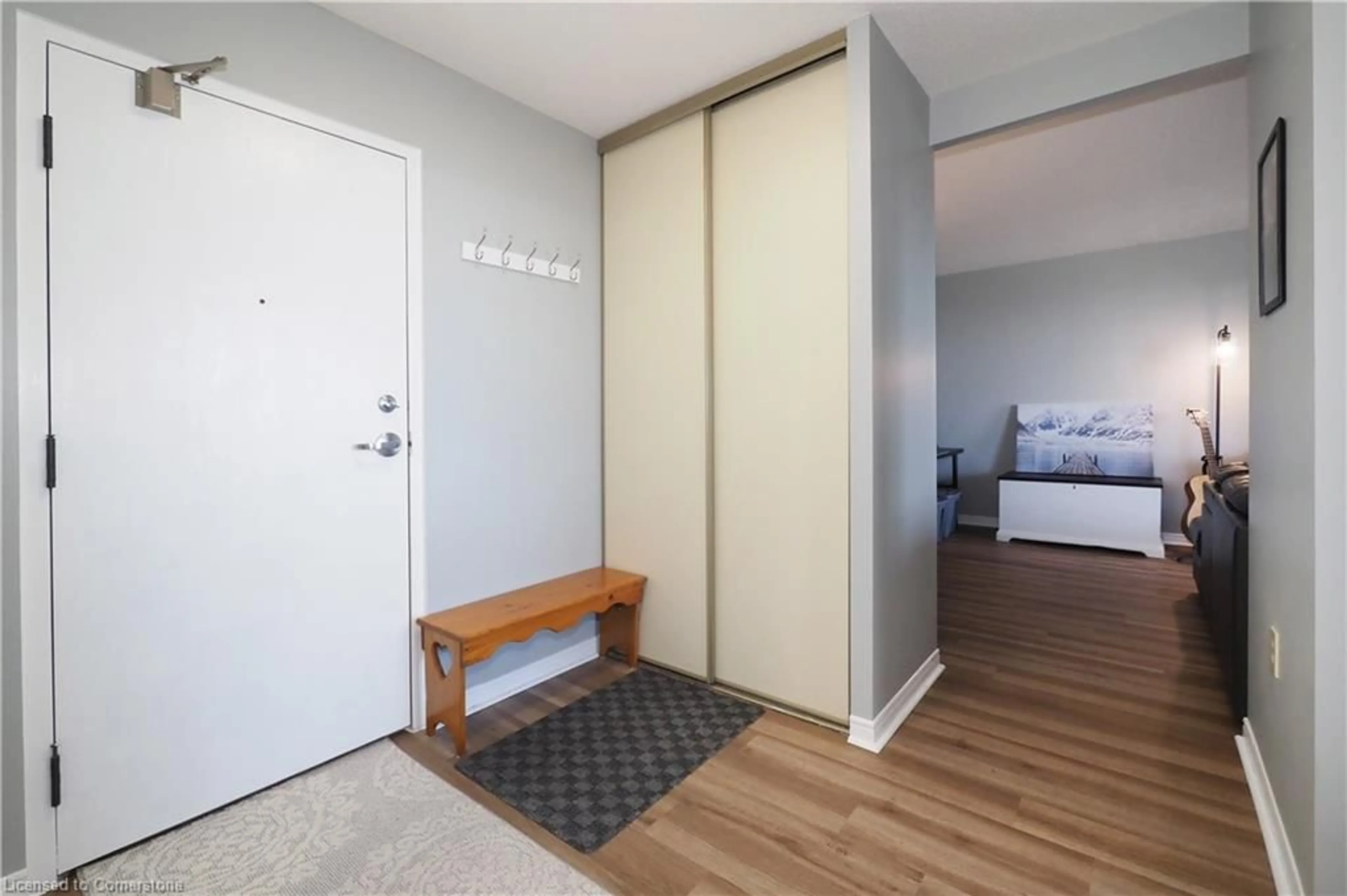Indoor entryway for 200 Jamieson Pky #516, Cambridge Ontario N3C 4B5