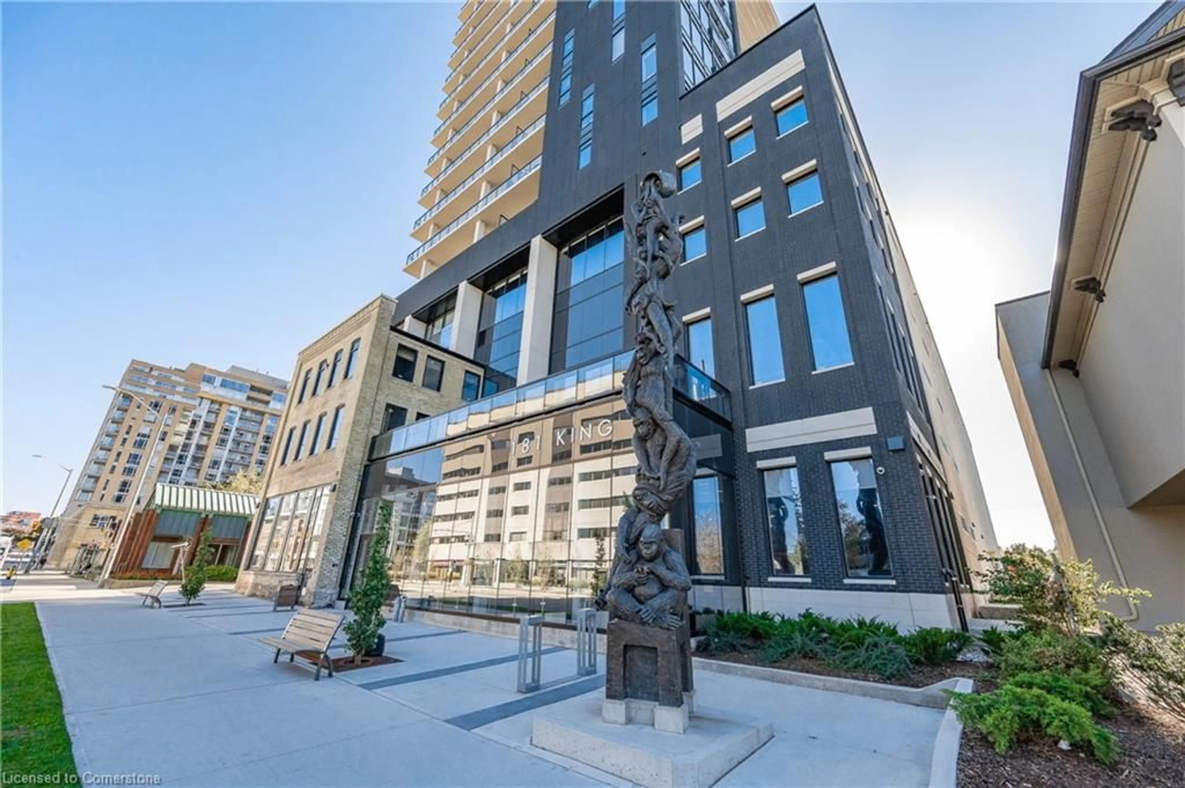 Patio, building for 181 King St #1503, Waterloo Ontario N2J 0E7