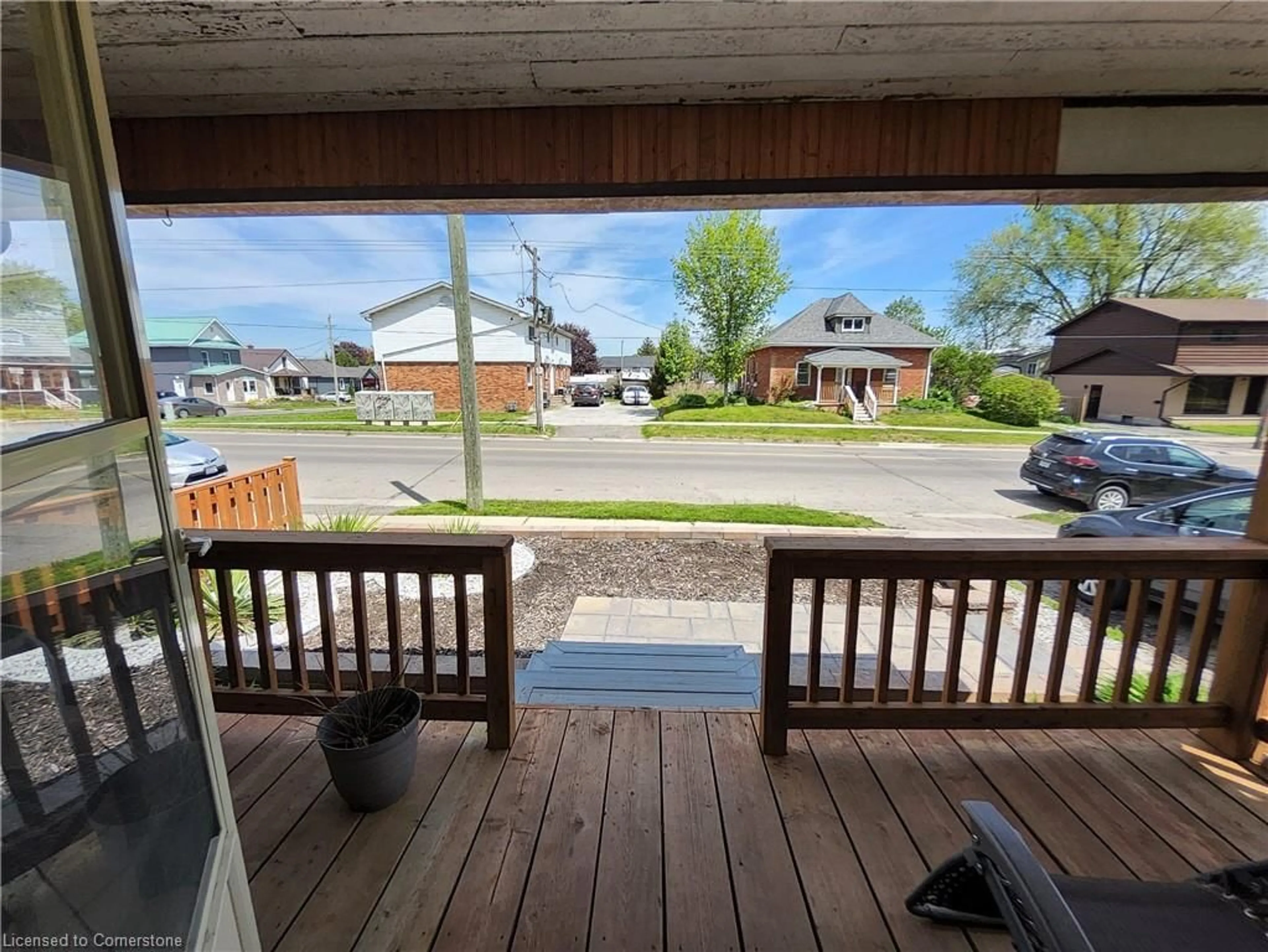 Patio, street for 170 Queen St, Simcoe Ontario N3Y 3C6