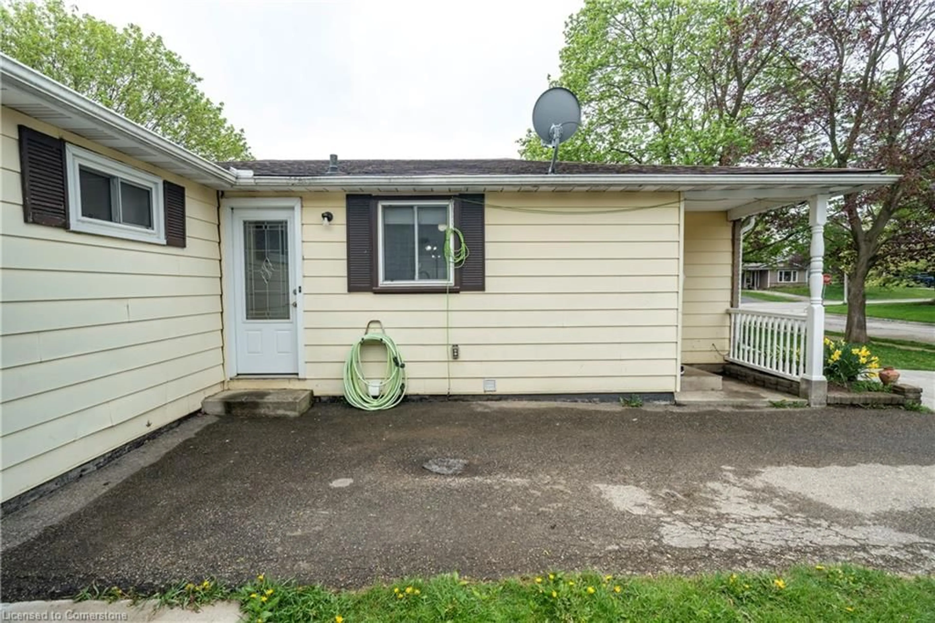 Unknown for 3 Oak Dr, Elmira Ontario N3B 1X5
