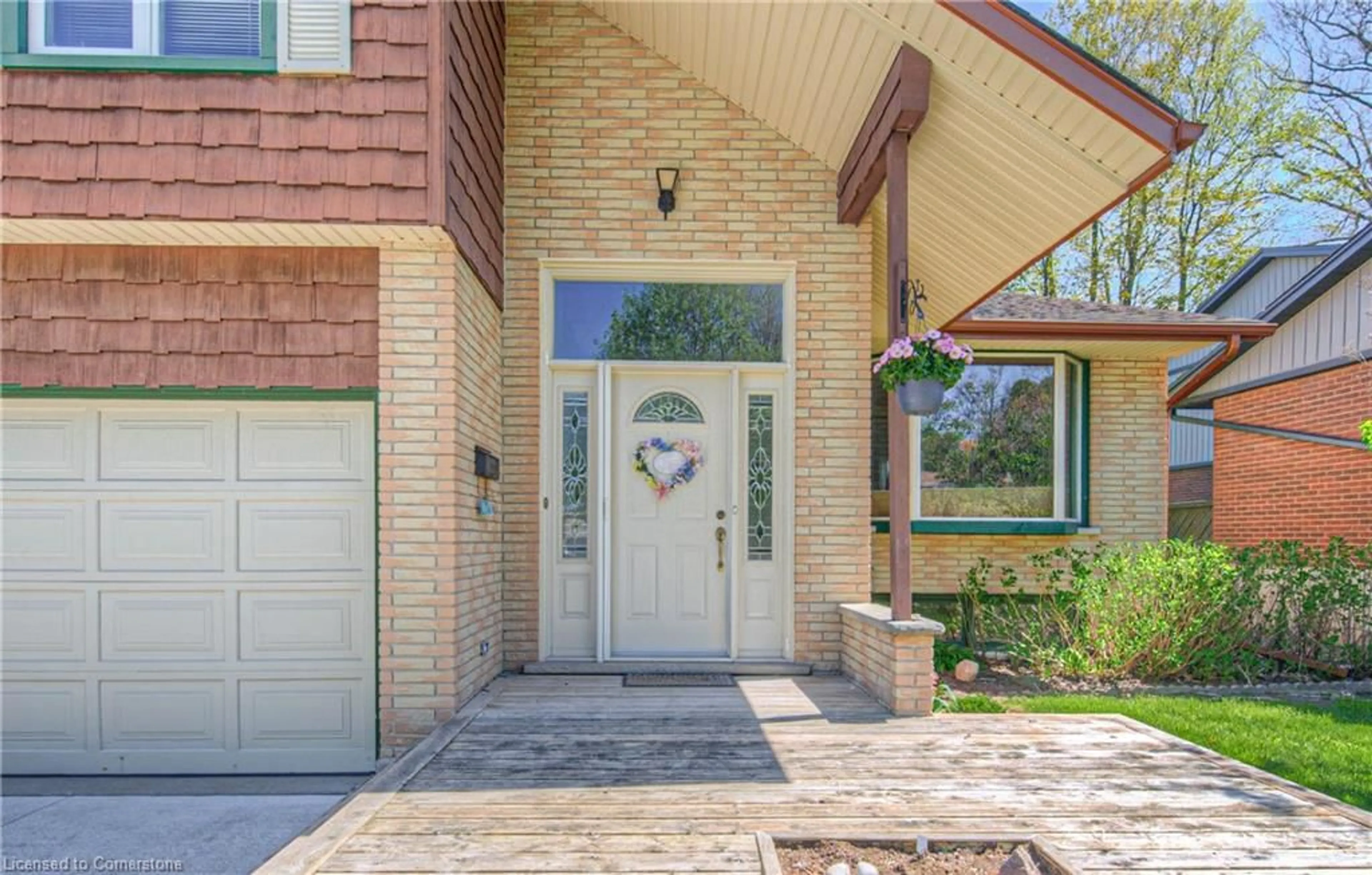 Home with brick exterior material, street for 215 Southwood Dr, Kitchener Ontario N2E 2B2