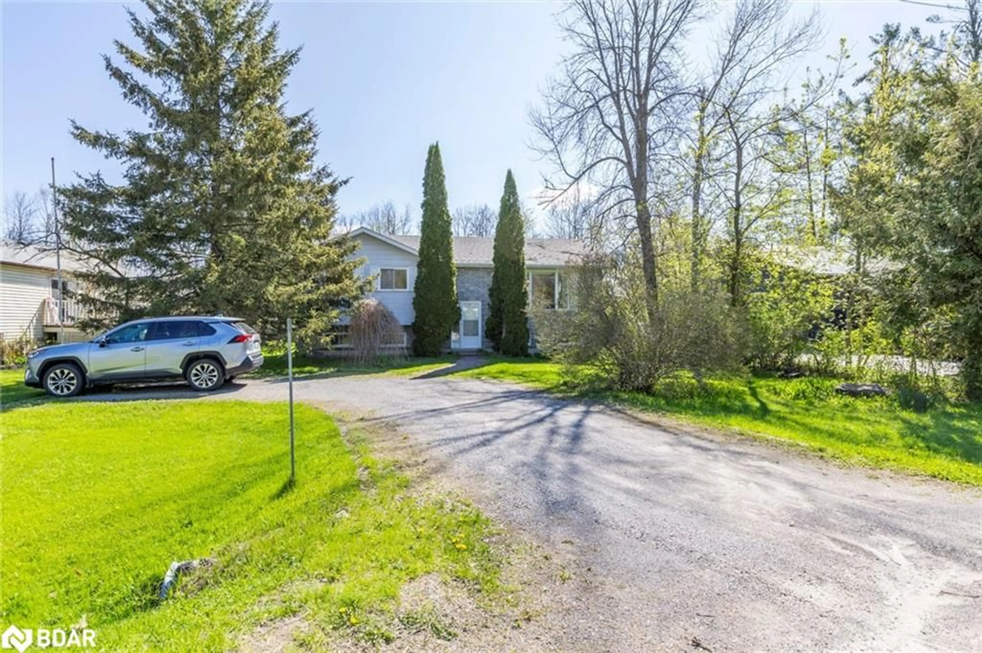 A pic from outside/outdoor area/front of a property/back of a property/a pic from drone, street for 40 Clearview Dr, Omemee Ontario K0L 2W0