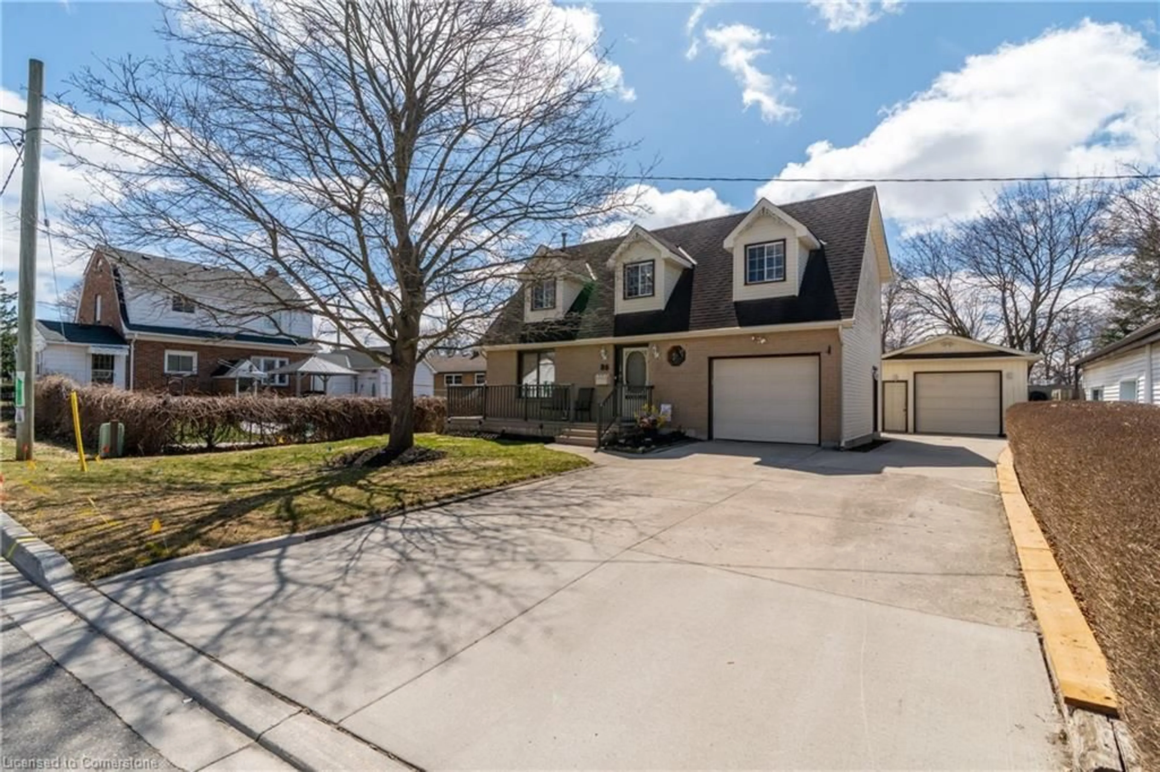 Home with vinyl exterior material, street for 86 Edgar St, Cambridge Ontario N3H 4H6