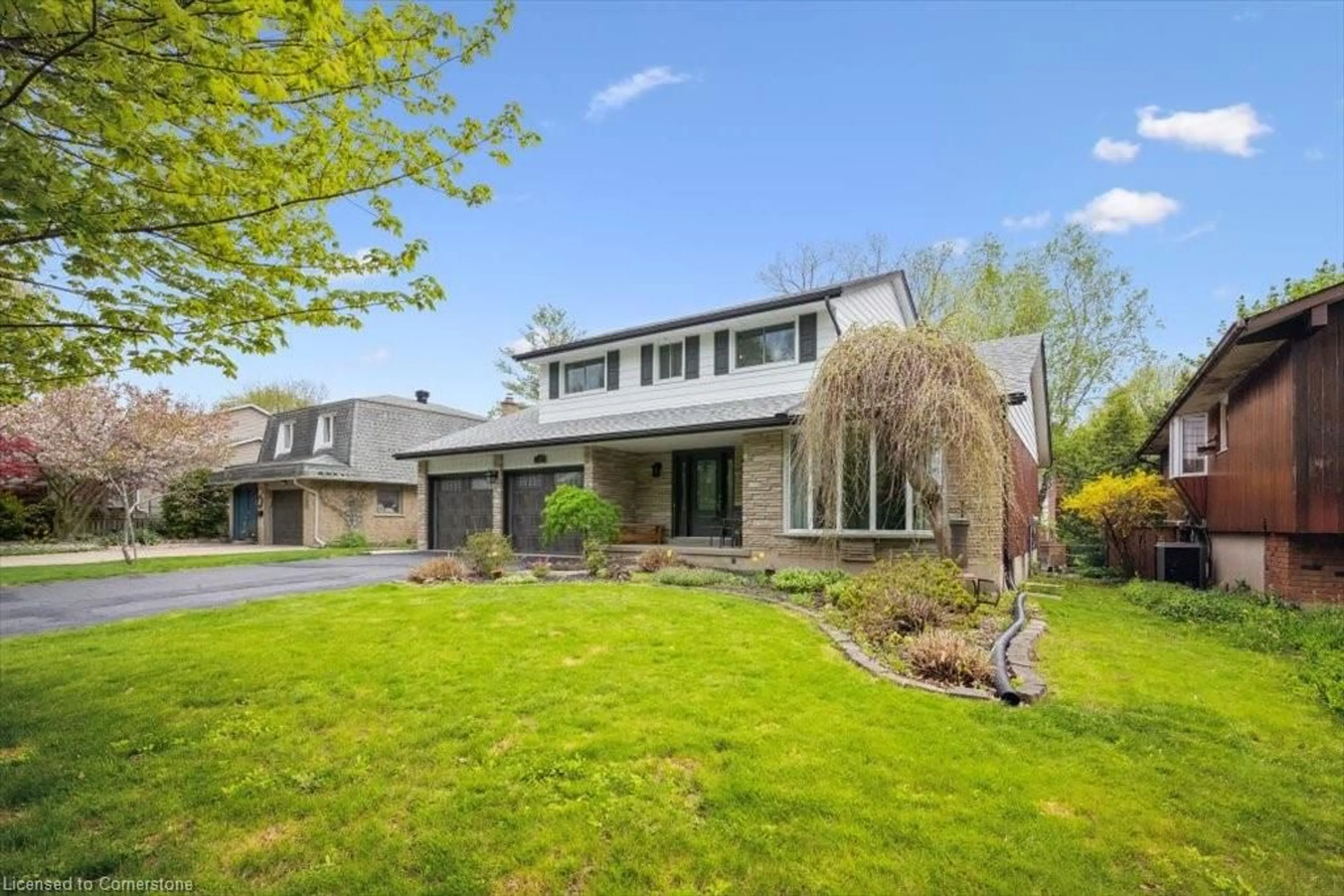 Home with brick exterior material, unknown for 312 Craigleith Dr, Waterloo Ontario N2L 5B3