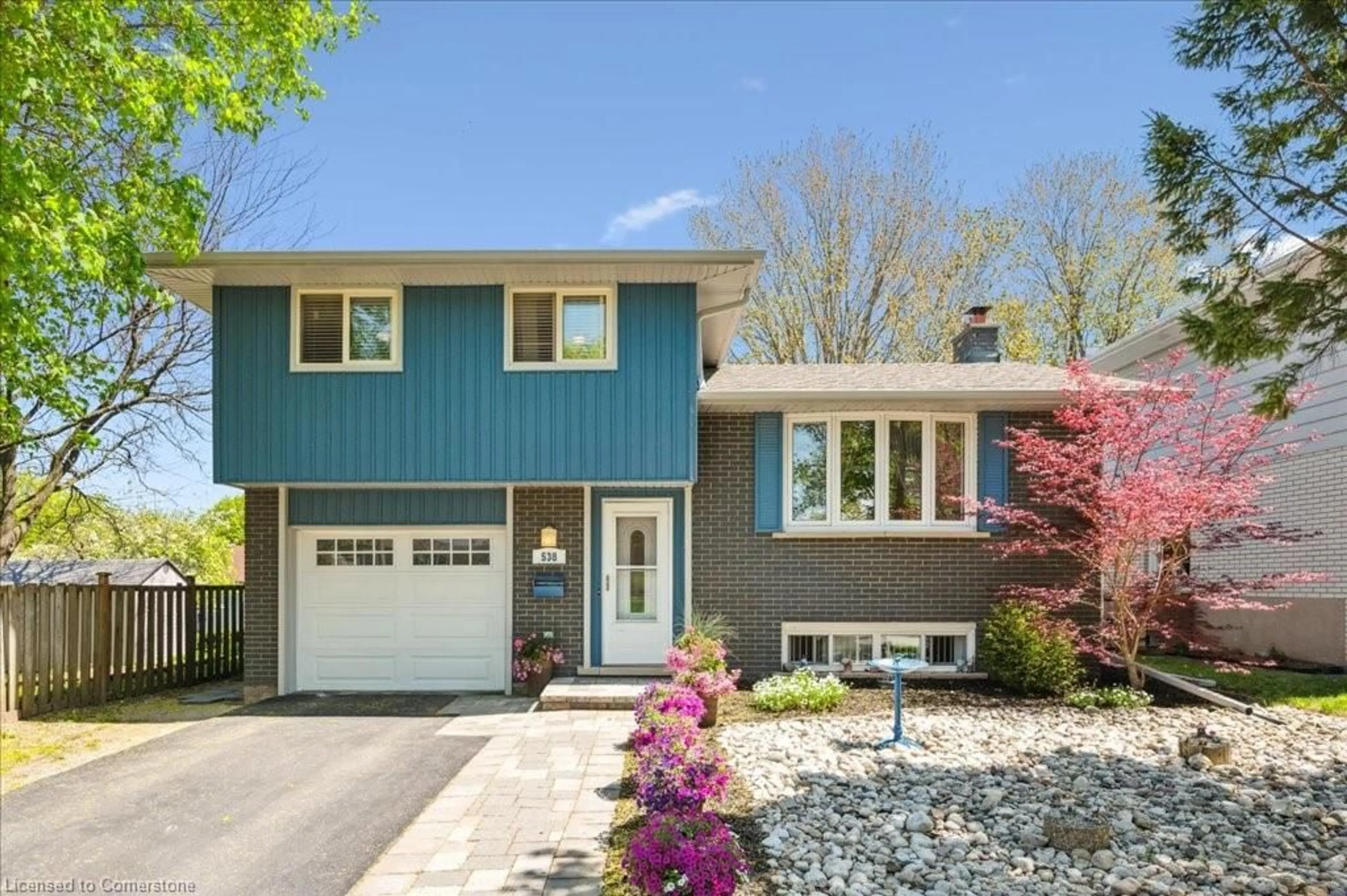 Home with vinyl exterior material, street for 538 Glendene Cres, Waterloo Ontario N2L 4P4