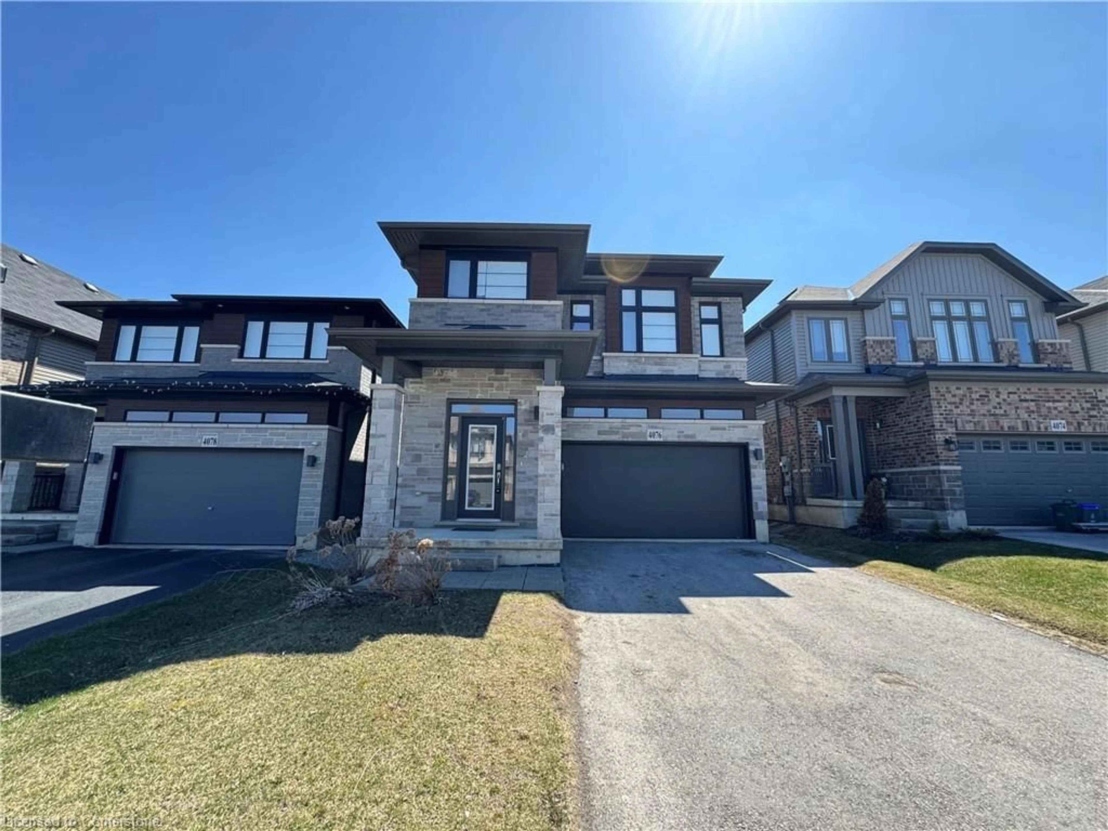 A pic from outside/outdoor area/front of a property/back of a property/a pic from drone, street for 4076 Healing St, Lincoln Ontario L3J 0S4