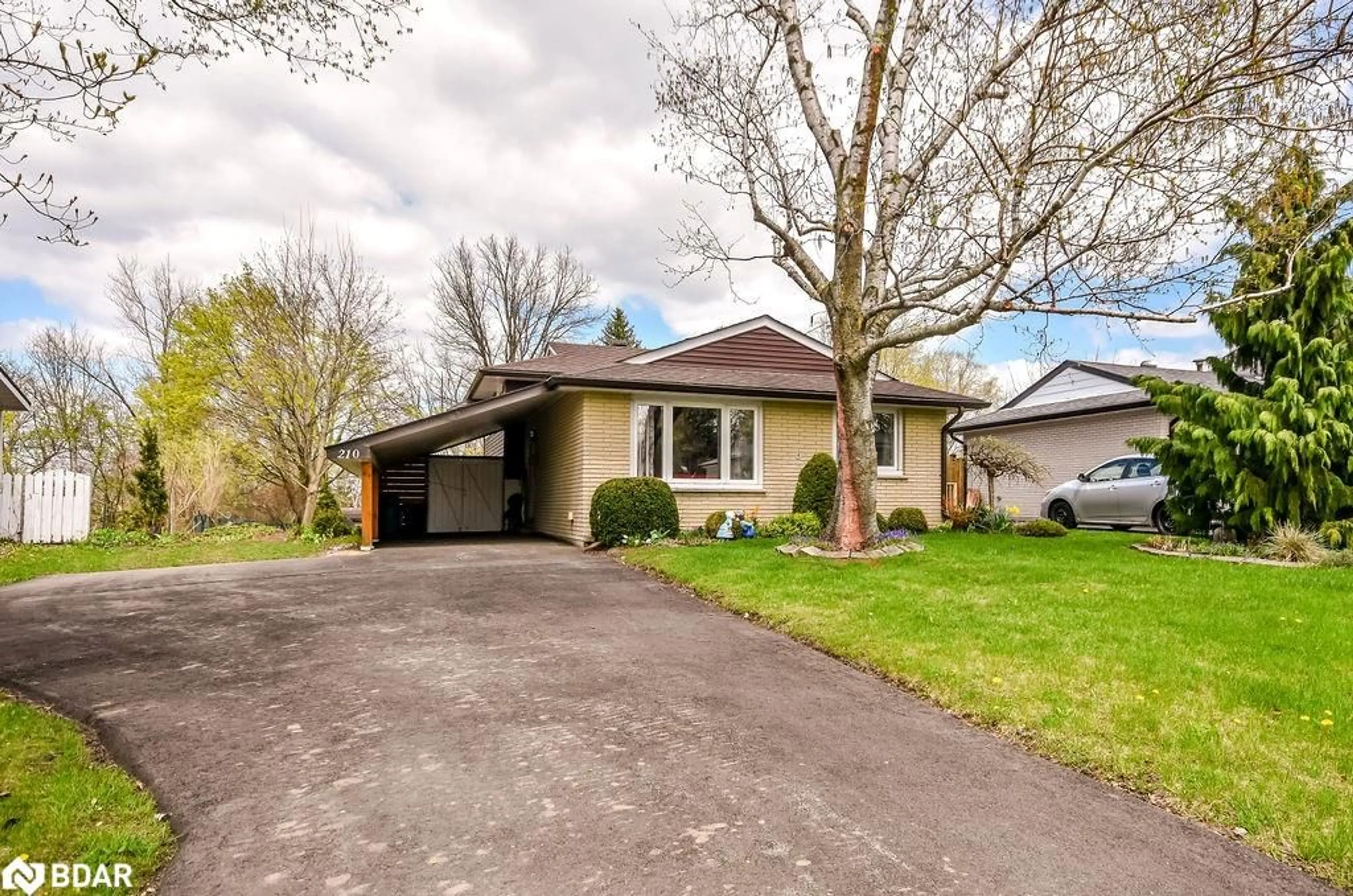 Unknown for 210 Merrett Dr, Barrie Ontario L4N 3Y5