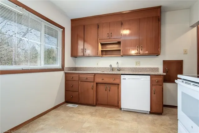Additional property image - 318 Greenbrook Dr