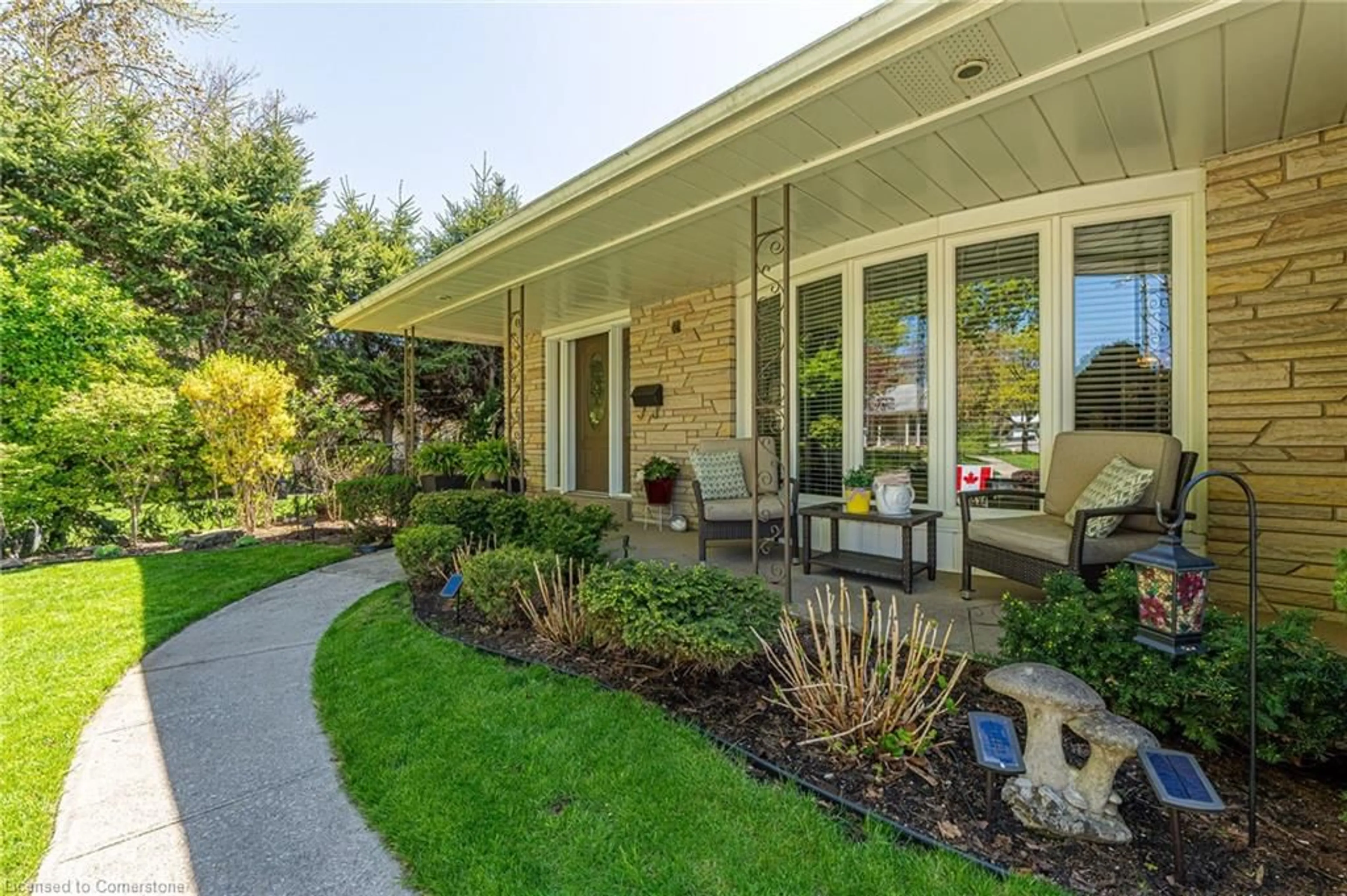 Patio, unknown for 296 Glen Afton Dr, Burlington Ontario L7L 1H1