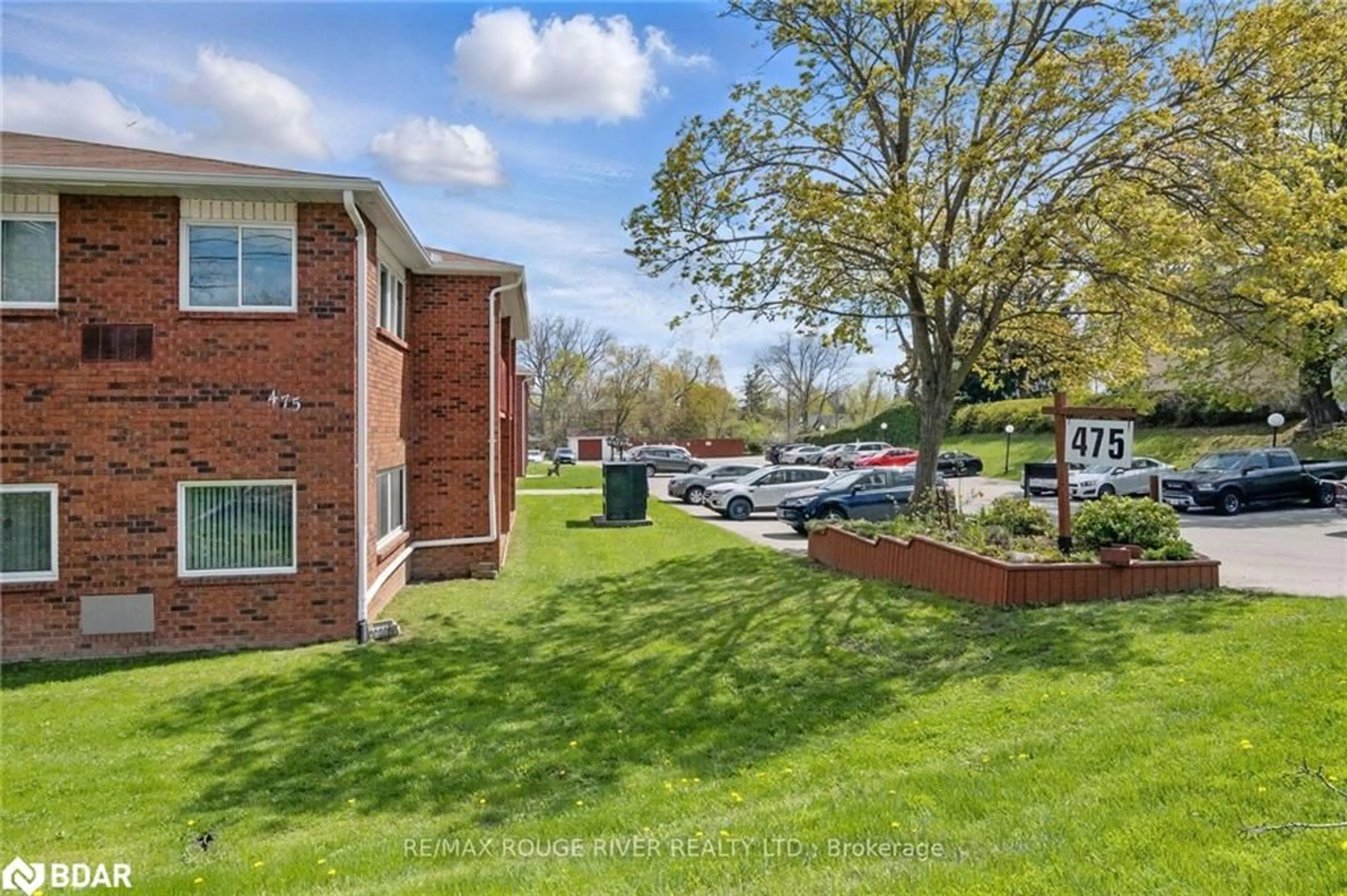 A pic from outside/outdoor area/front of a property/back of a property/a pic from drone, unknown for 475 Parkhill Rd #222, Peterborough Ontario K9H 7M5