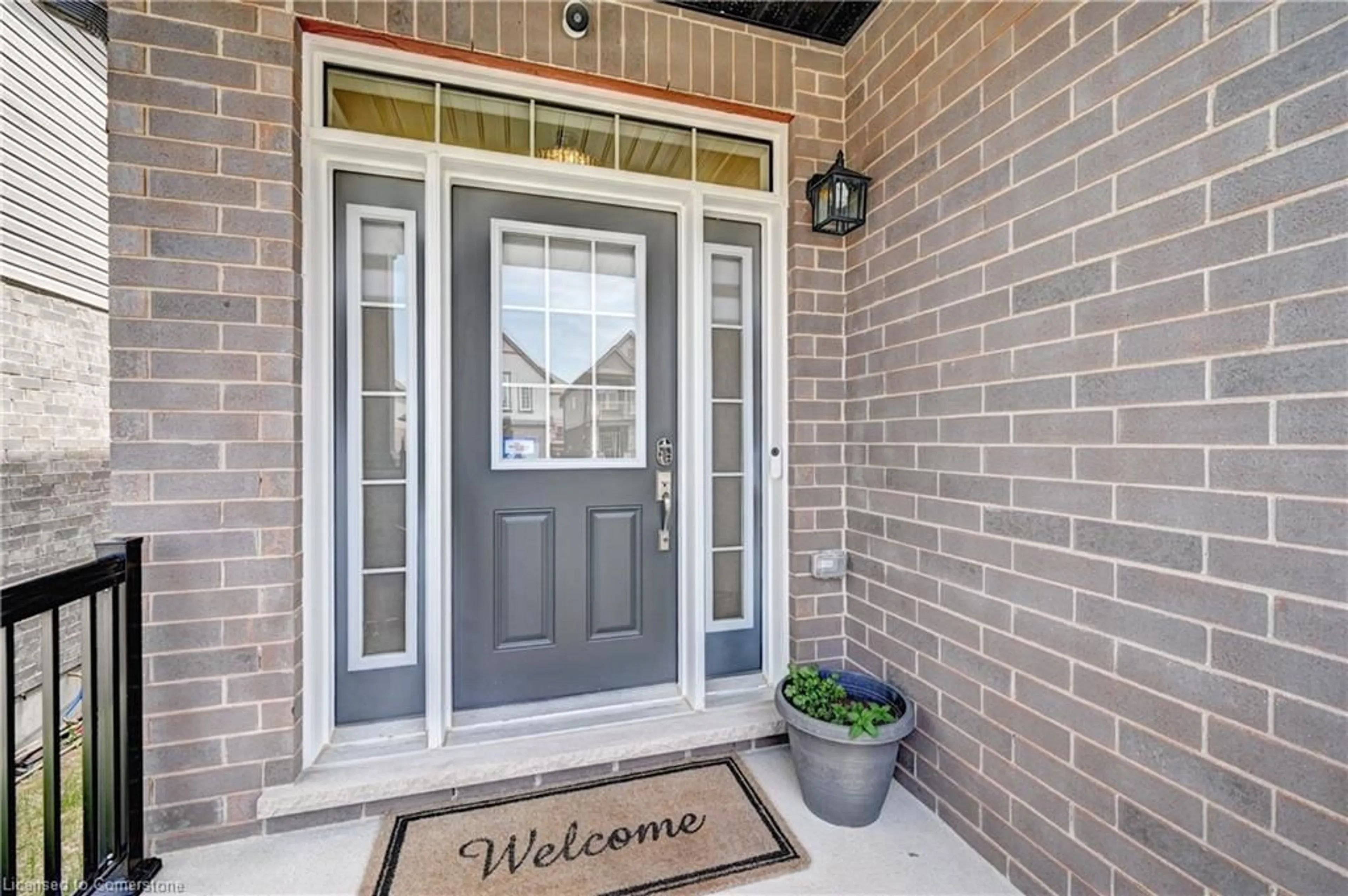 Indoor entryway for 292 Chokecherry Cres, Waterloo Ontario N2V 0H1