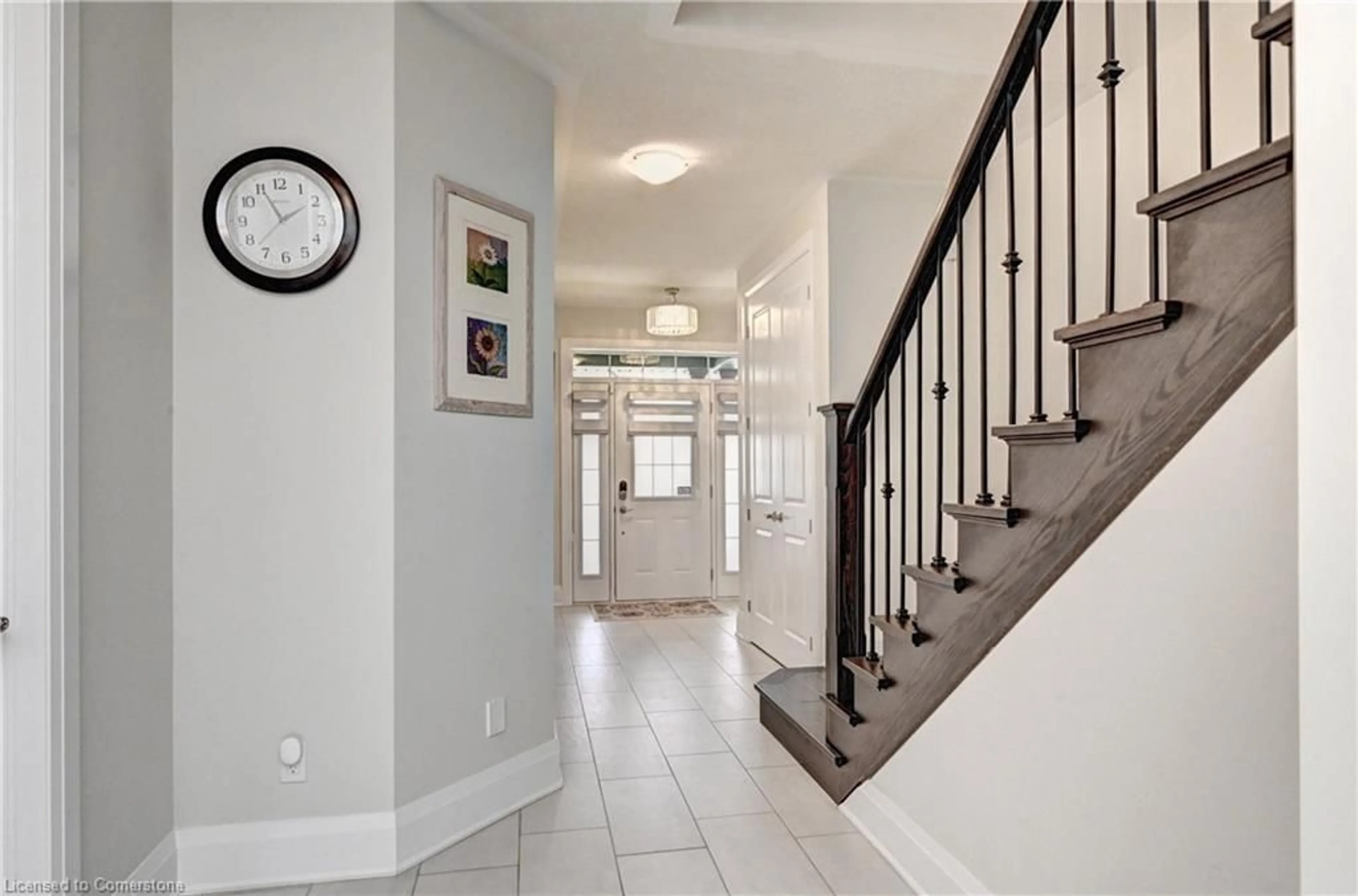 Indoor entryway for 292 Chokecherry Cres, Waterloo Ontario N2V 0H1