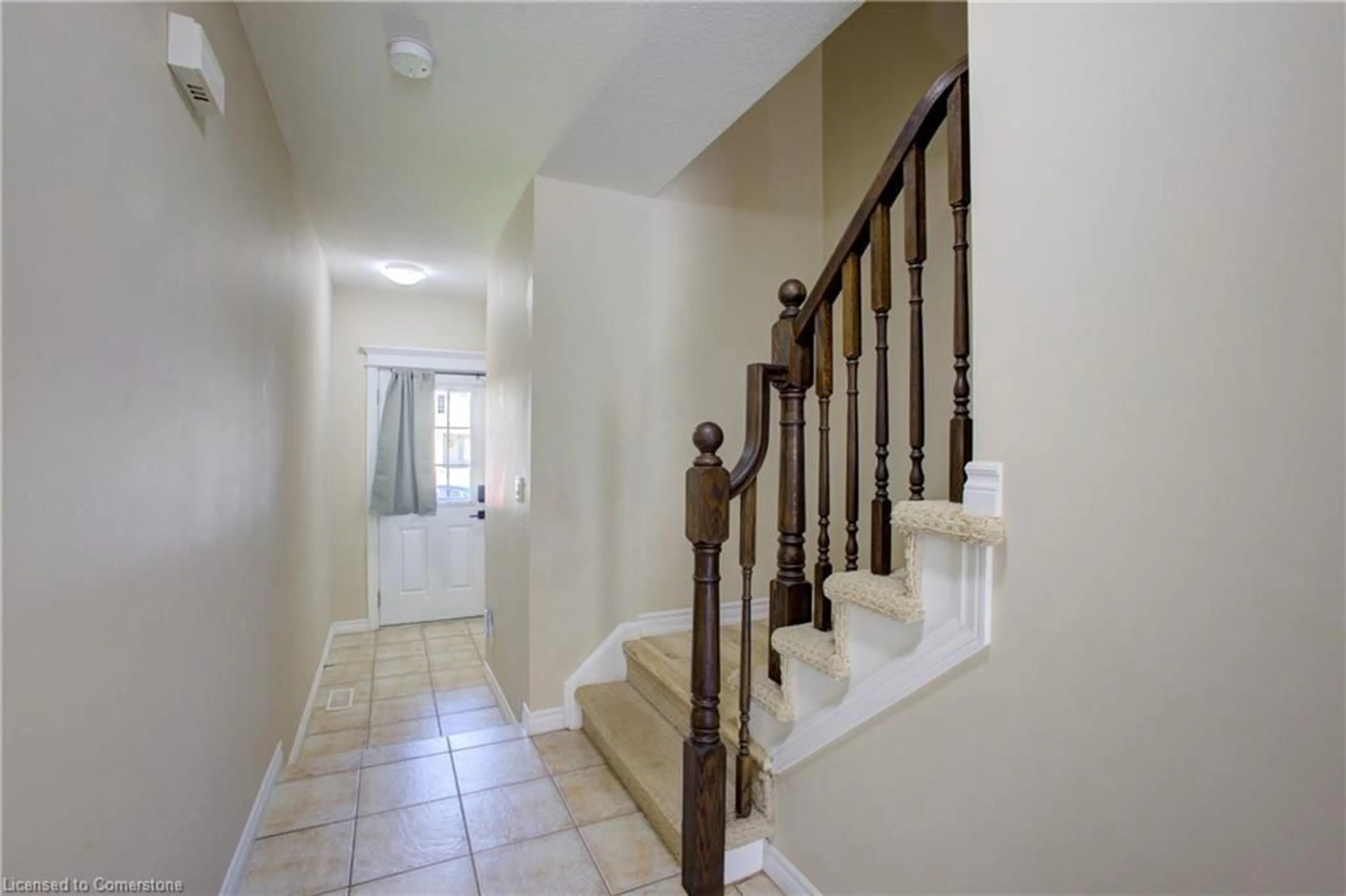 Indoor foyer for 54 Curzon Cres, Guelph Ontario N1K 1Z9