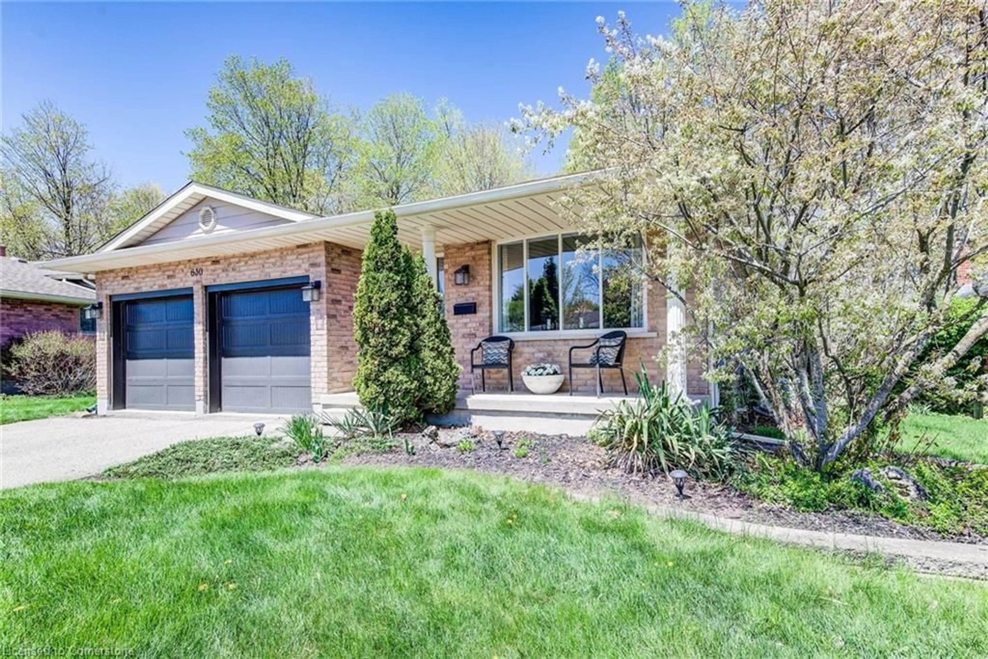 Home with brick exterior material, street for 630 Red Pine Dr, Waterloo Ontario N2V 1S1