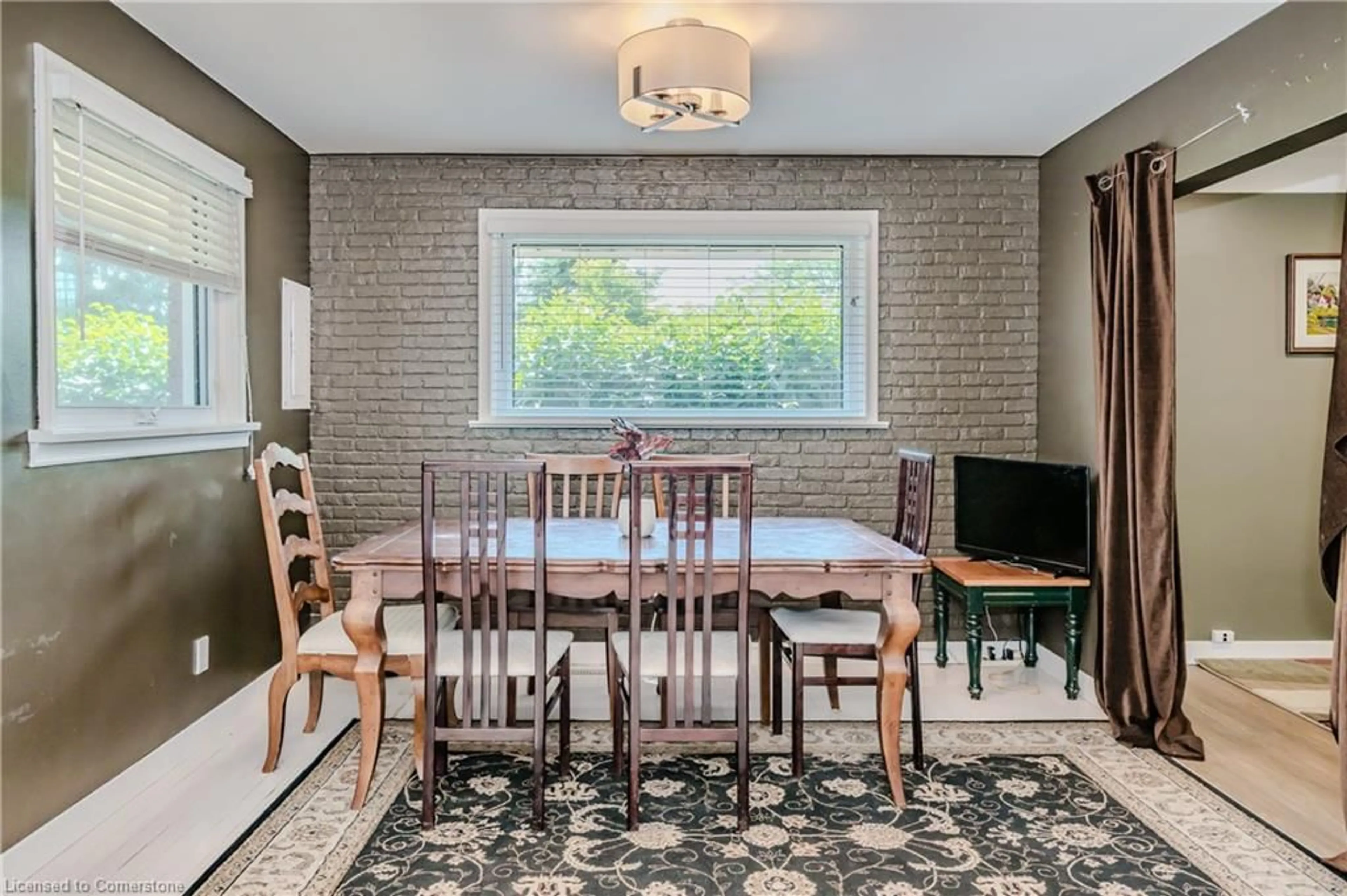 Dining room, ceramic/tile floor for 31 Sharon Ave, Welland Ontario L3C 4M8