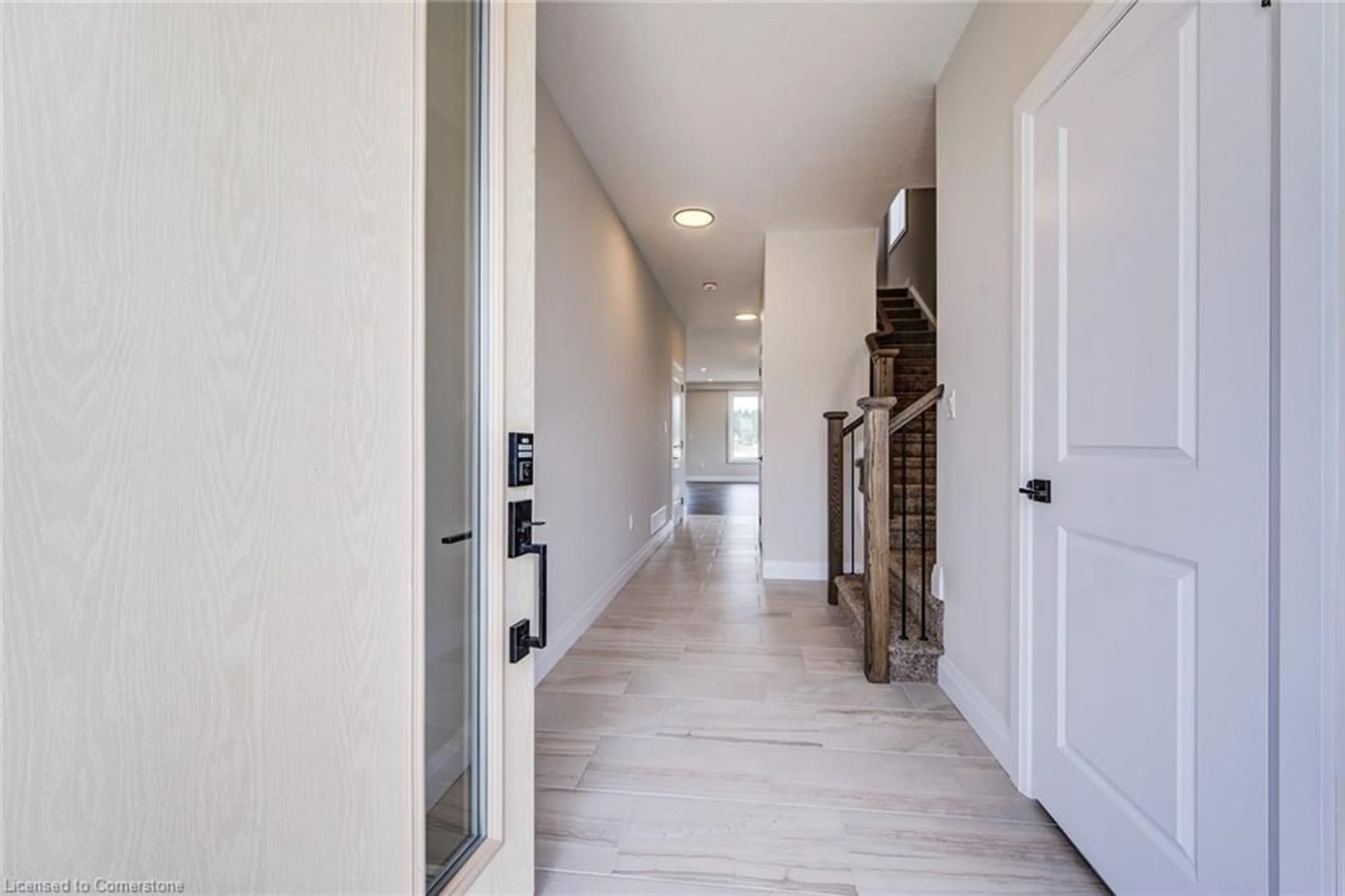 Indoor entryway for 102 Thackeray Way, Harriston Ontario N0G 1Z0