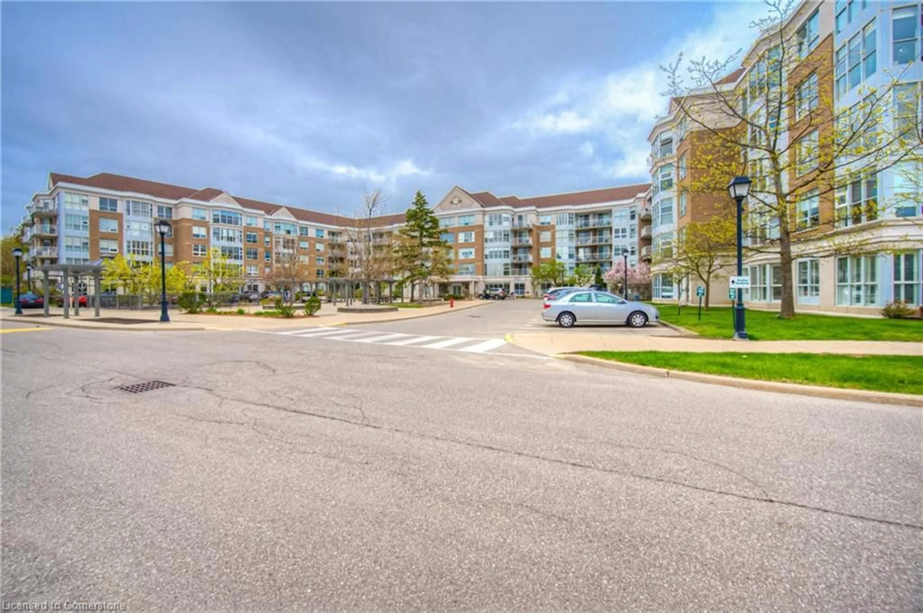 Unknown for 139 Father David Bauer Dr #421, Waterloo Ontario N2L 6L1