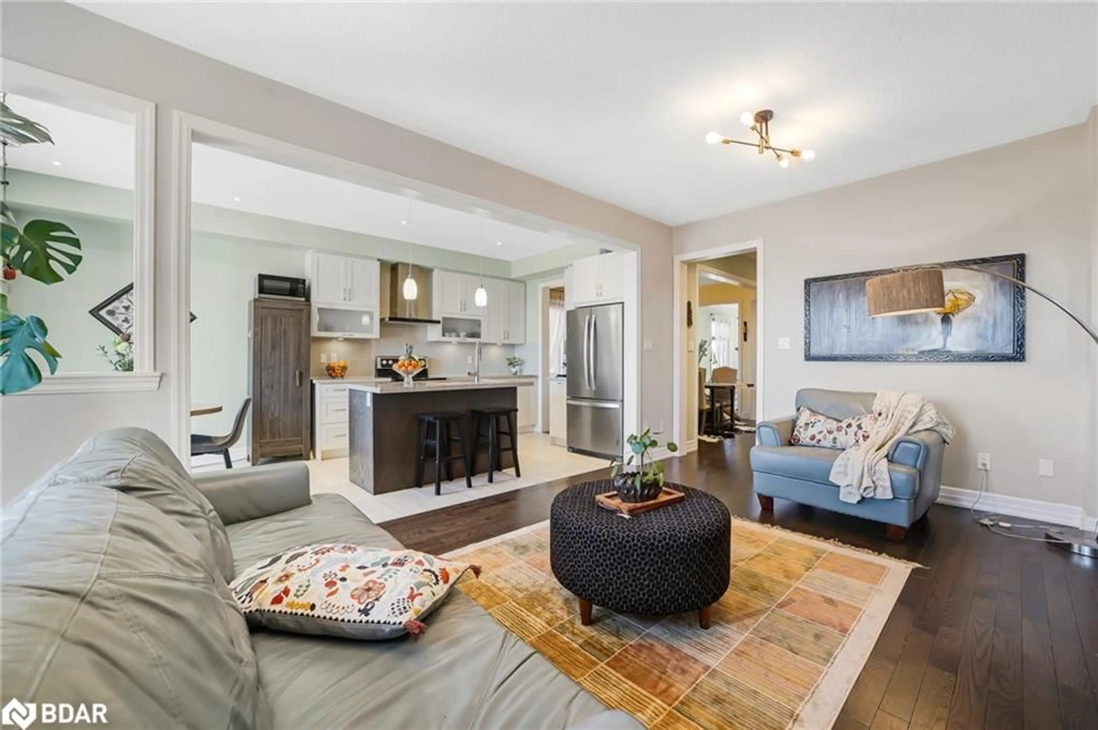 Open concept kitchen, ceramic/tile floor for 15 Wagner Cres, Angus Ontario L3W 0P4