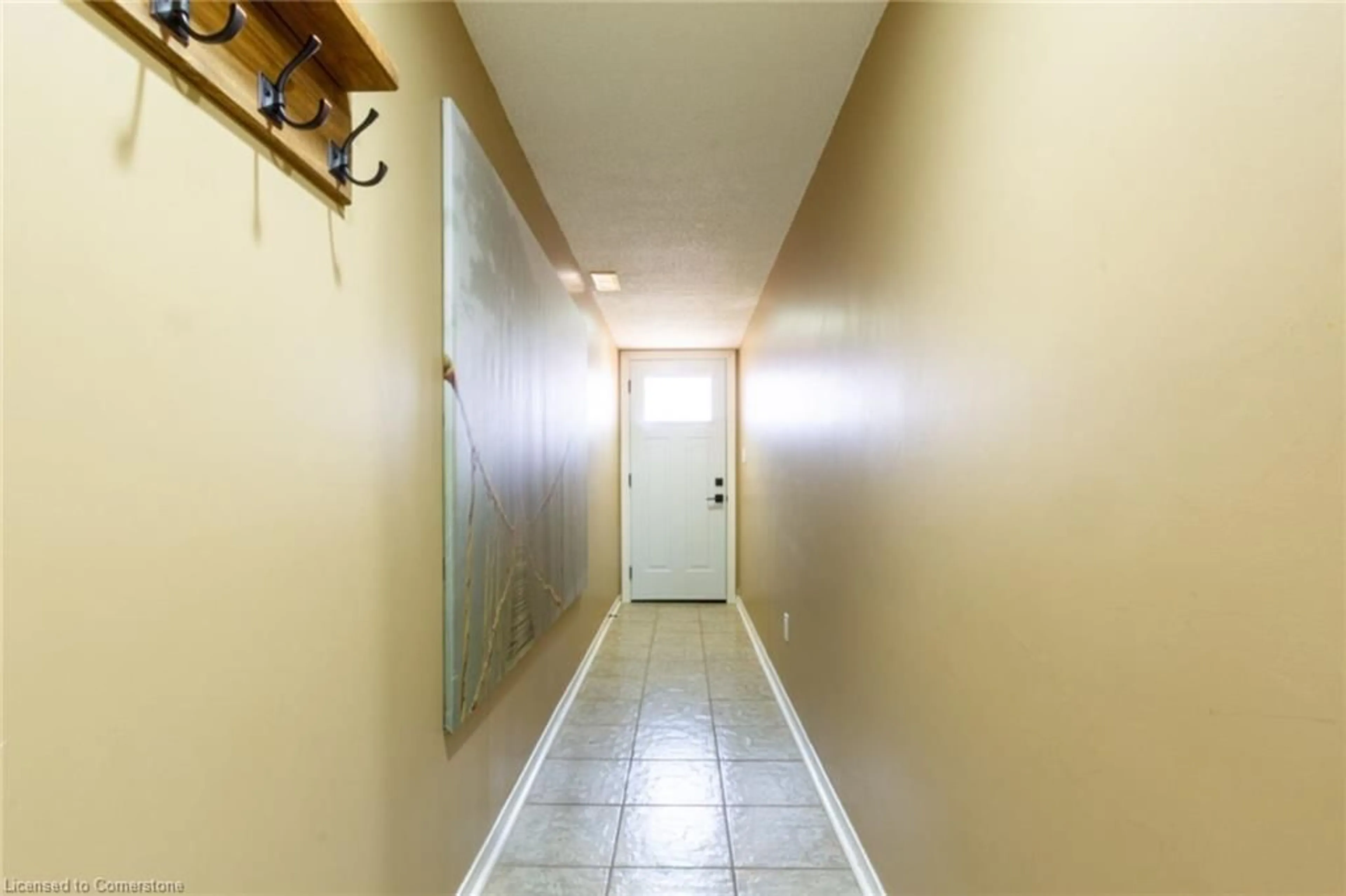 Indoor foyer for 895 Maple Ave #509, Burlington Ontario L7S 2H7