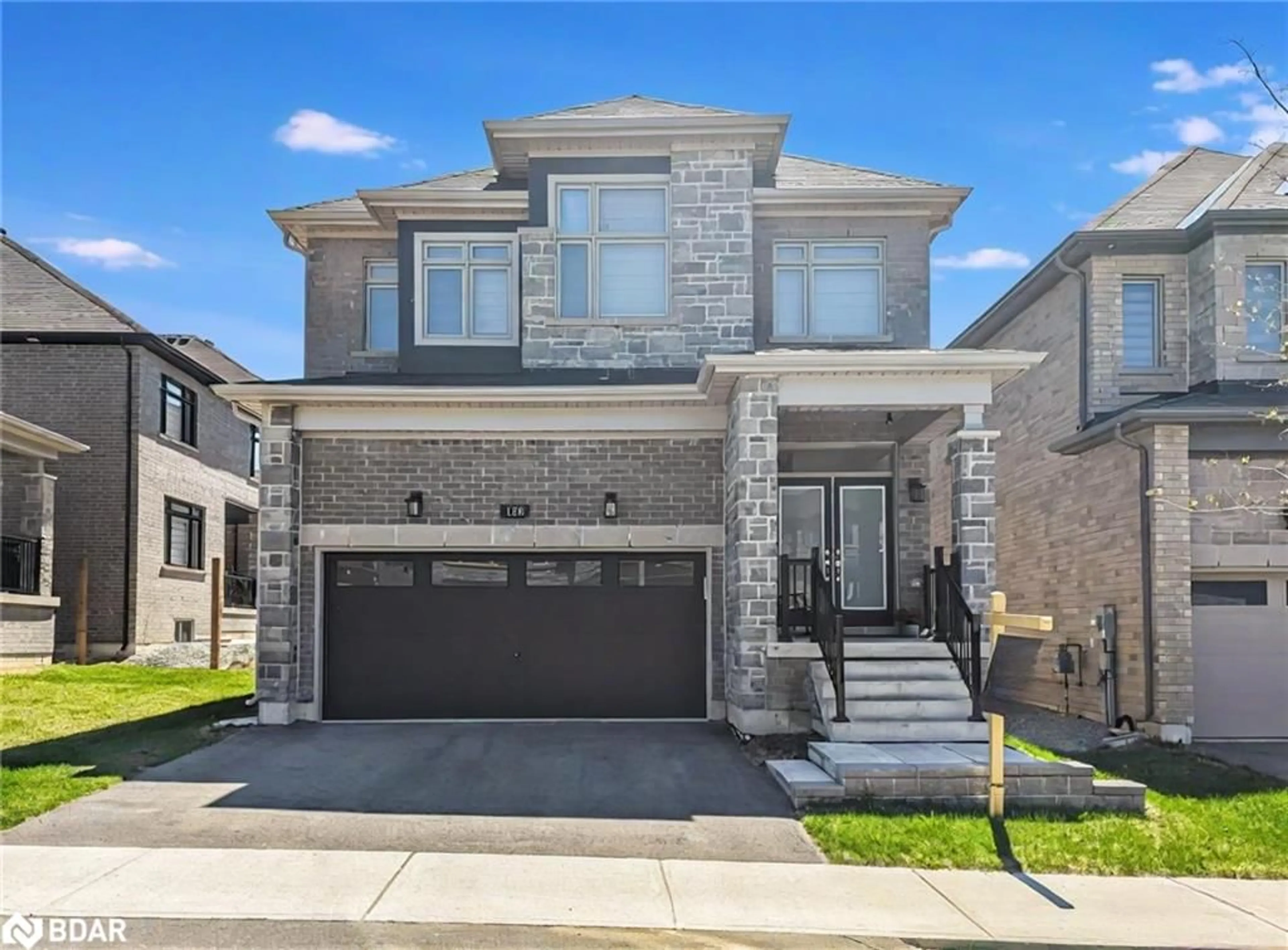 Home with brick exterior material, street for 130 Franklin Trail, Barrie Ontario L9J 0J2