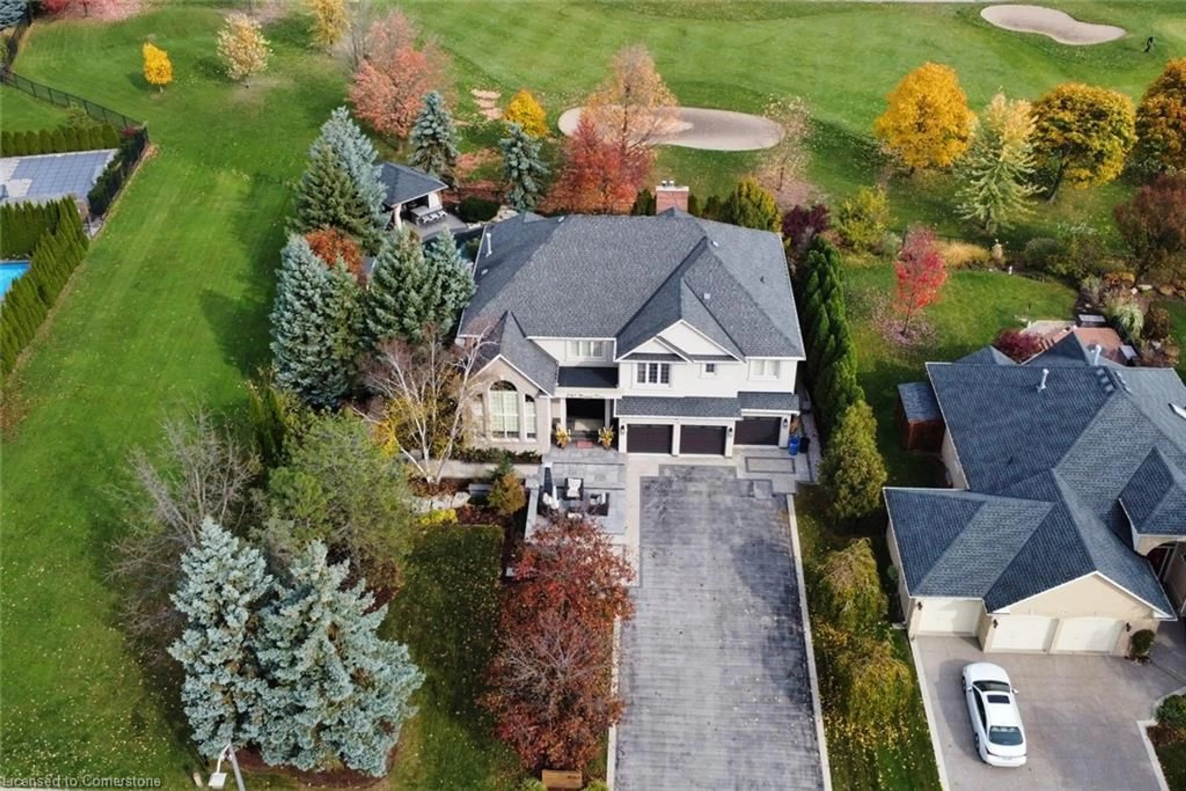 A pic from outside/outdoor area/front of a property/back of a property/a pic from drone, street for 2147 Berwick Dr, Burlington Ontario L7M 4B2